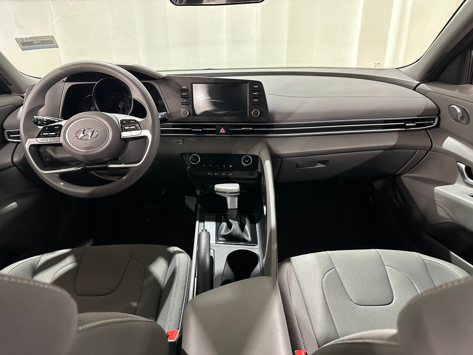 Thumbnail: 2023 Hyundai Elantra - 3