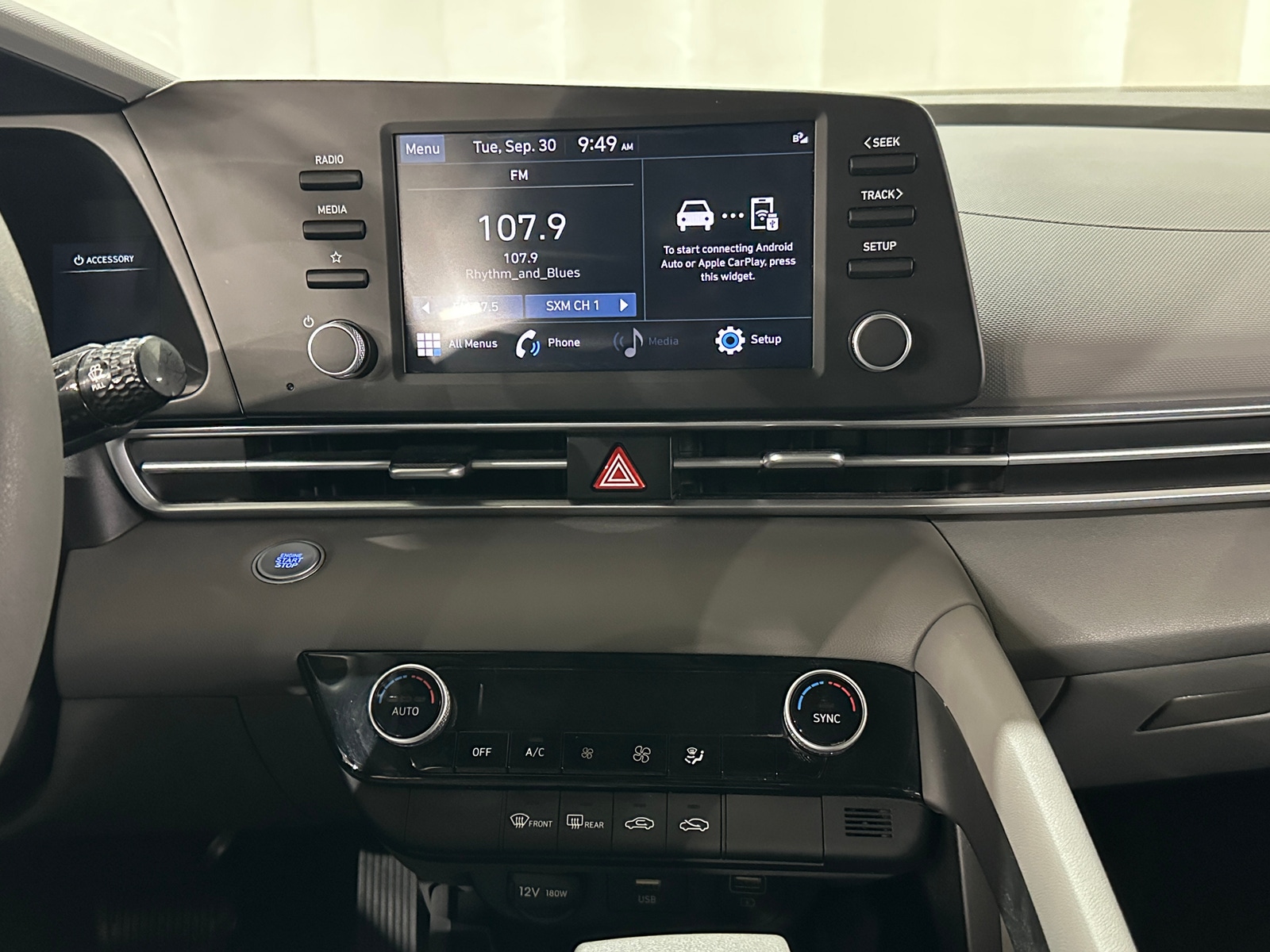 Thumbnail: 2023 Hyundai Elantra - 4
