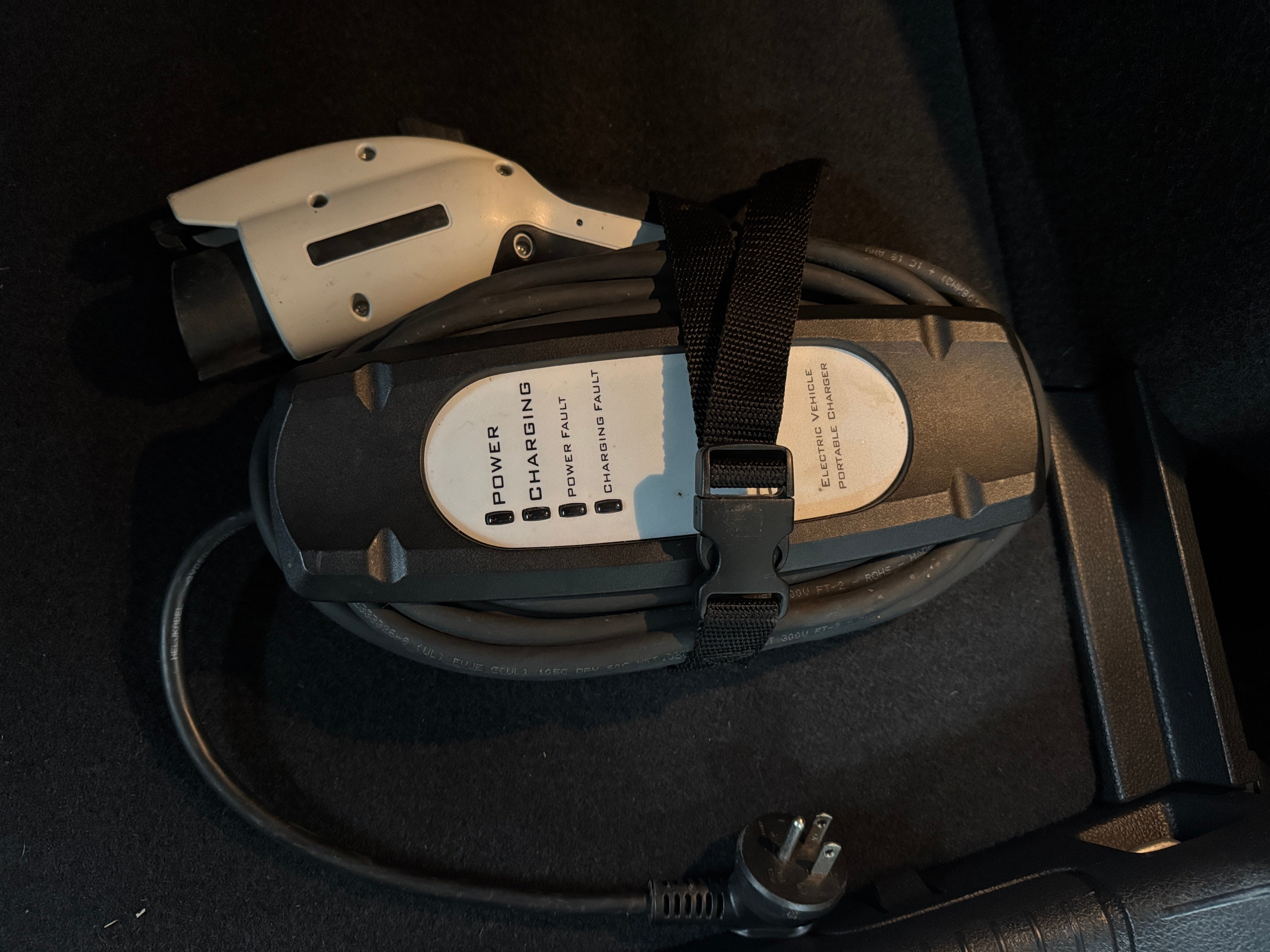 Used 2016 Volkswagen e-Golf e-Golf SEL Premium with VIN WVWPP7AU1GW901275 for sale in Oak Creek, WI