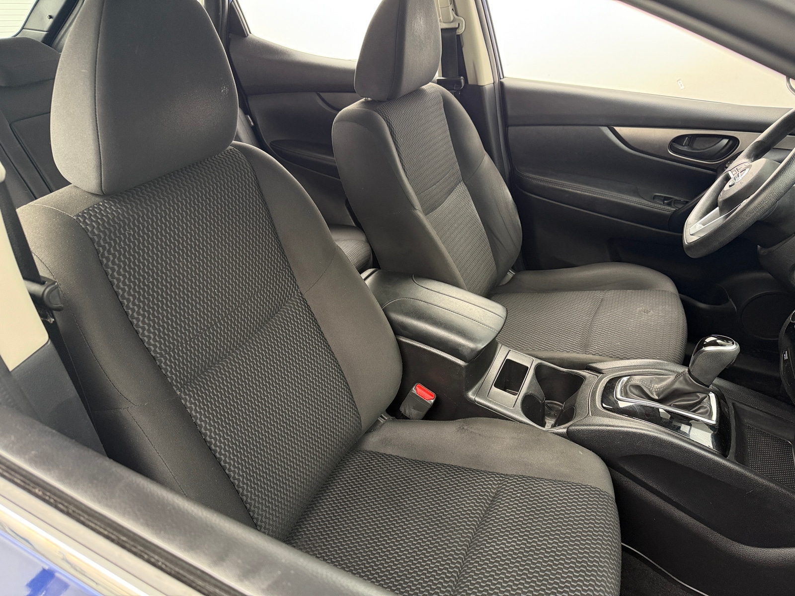 Thumbnail: 2021 Nissan Rogue Sport - 2