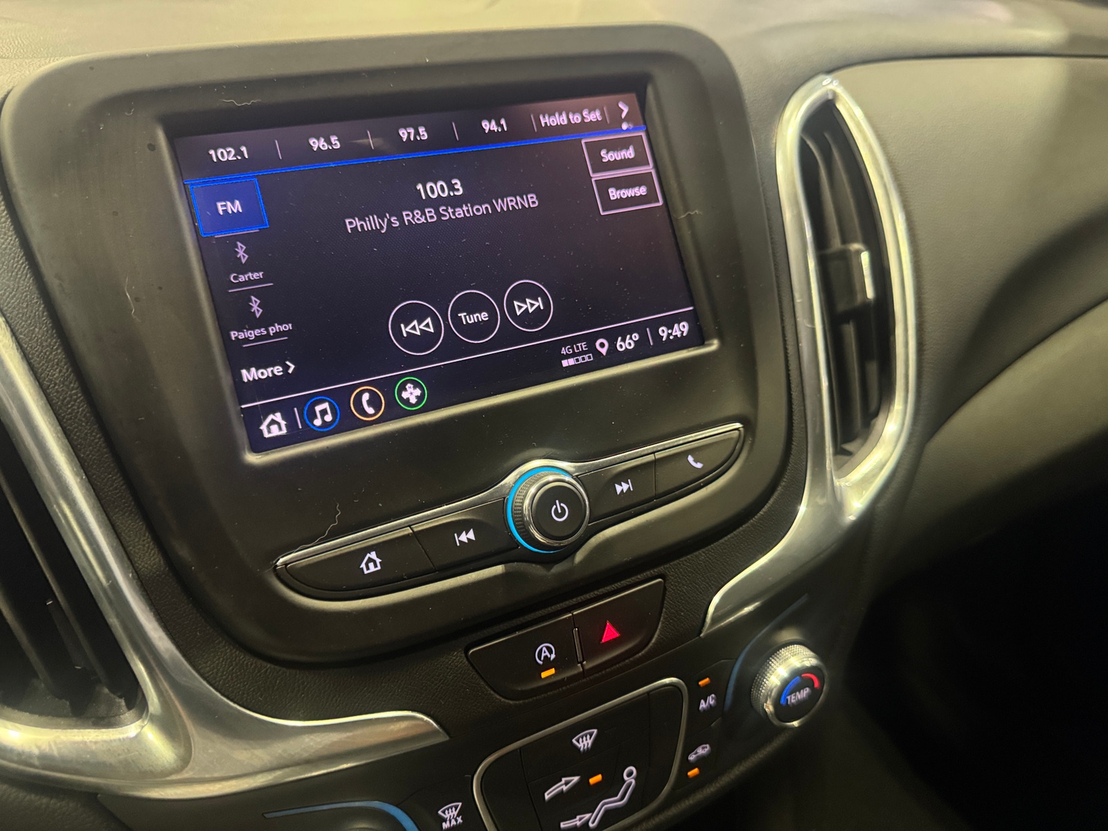 Thumbnail: 2022 Chevrolet Equinox - 4