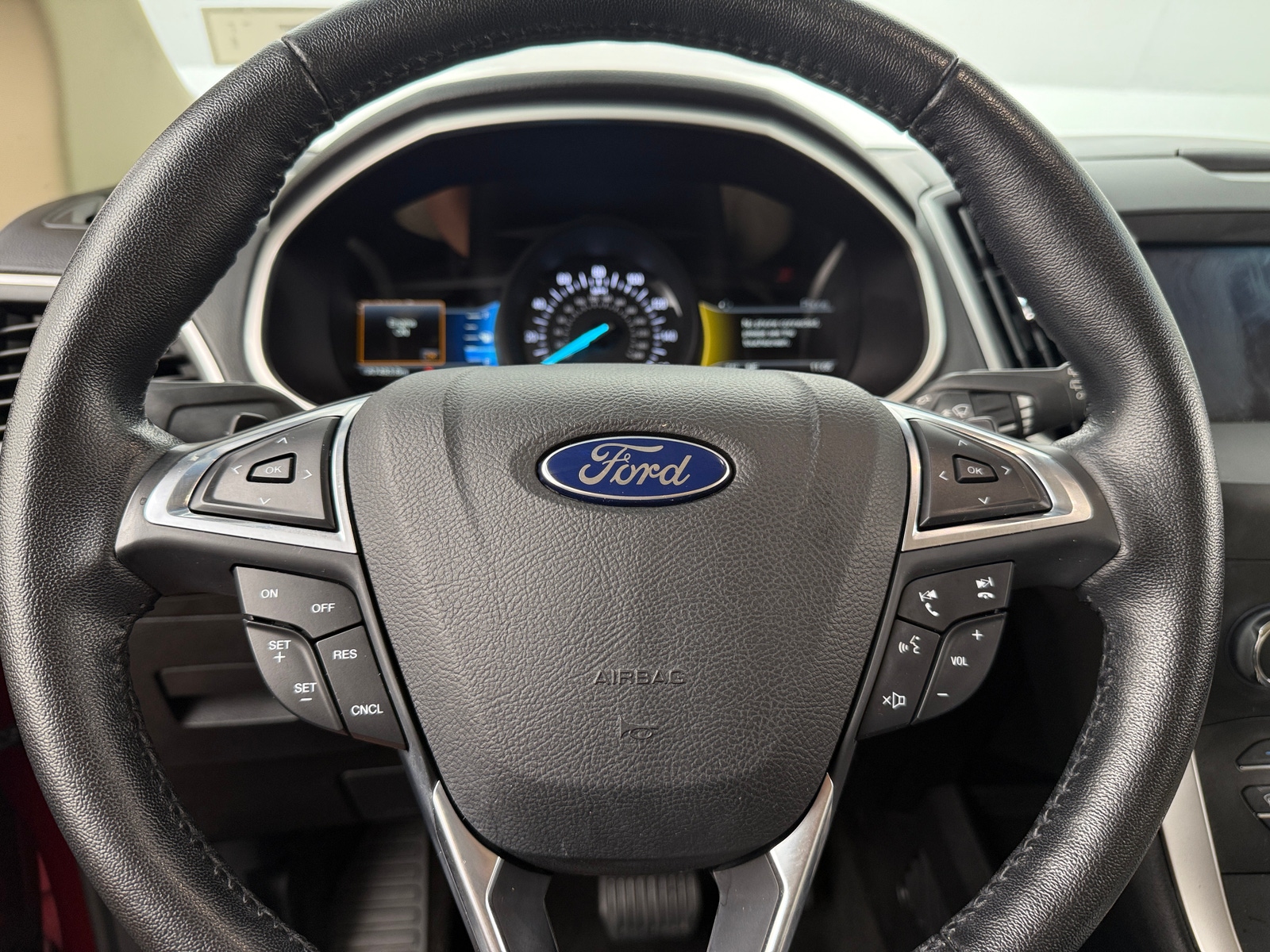 Thumbnail: 2017 Ford Edge - 4