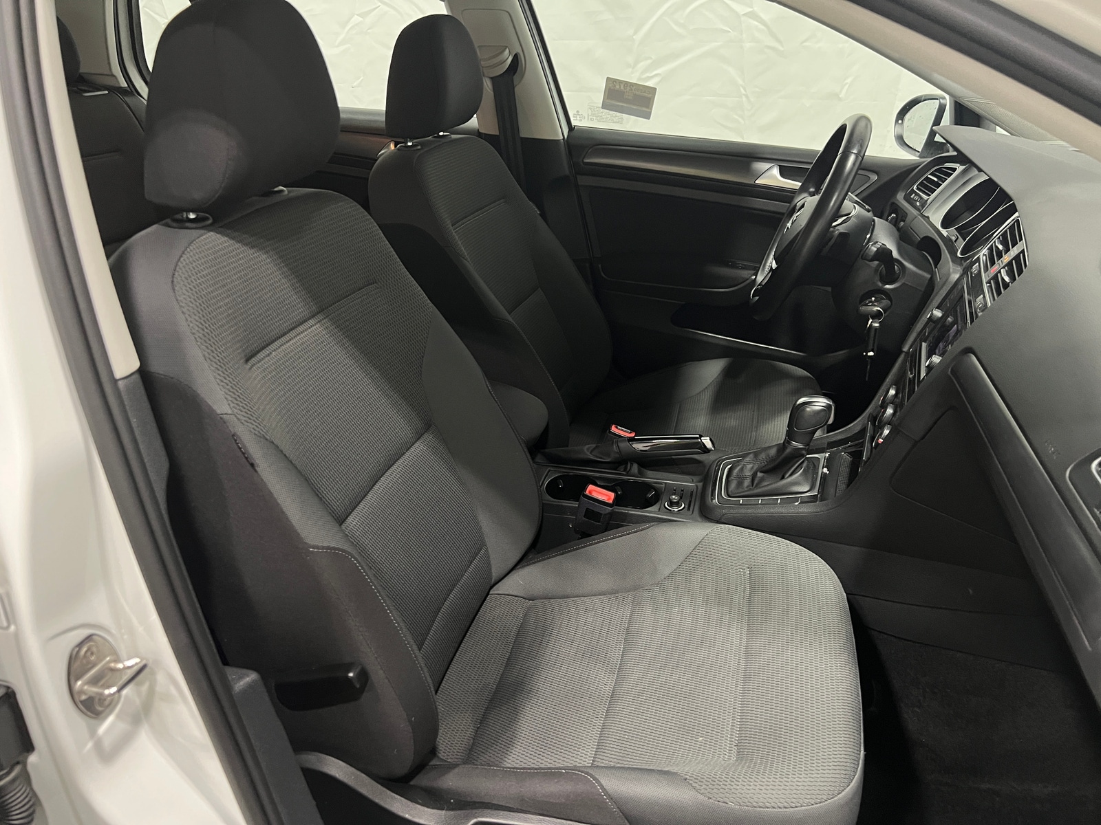 Thumbnail: 2019 Volkswagen Golf - 2