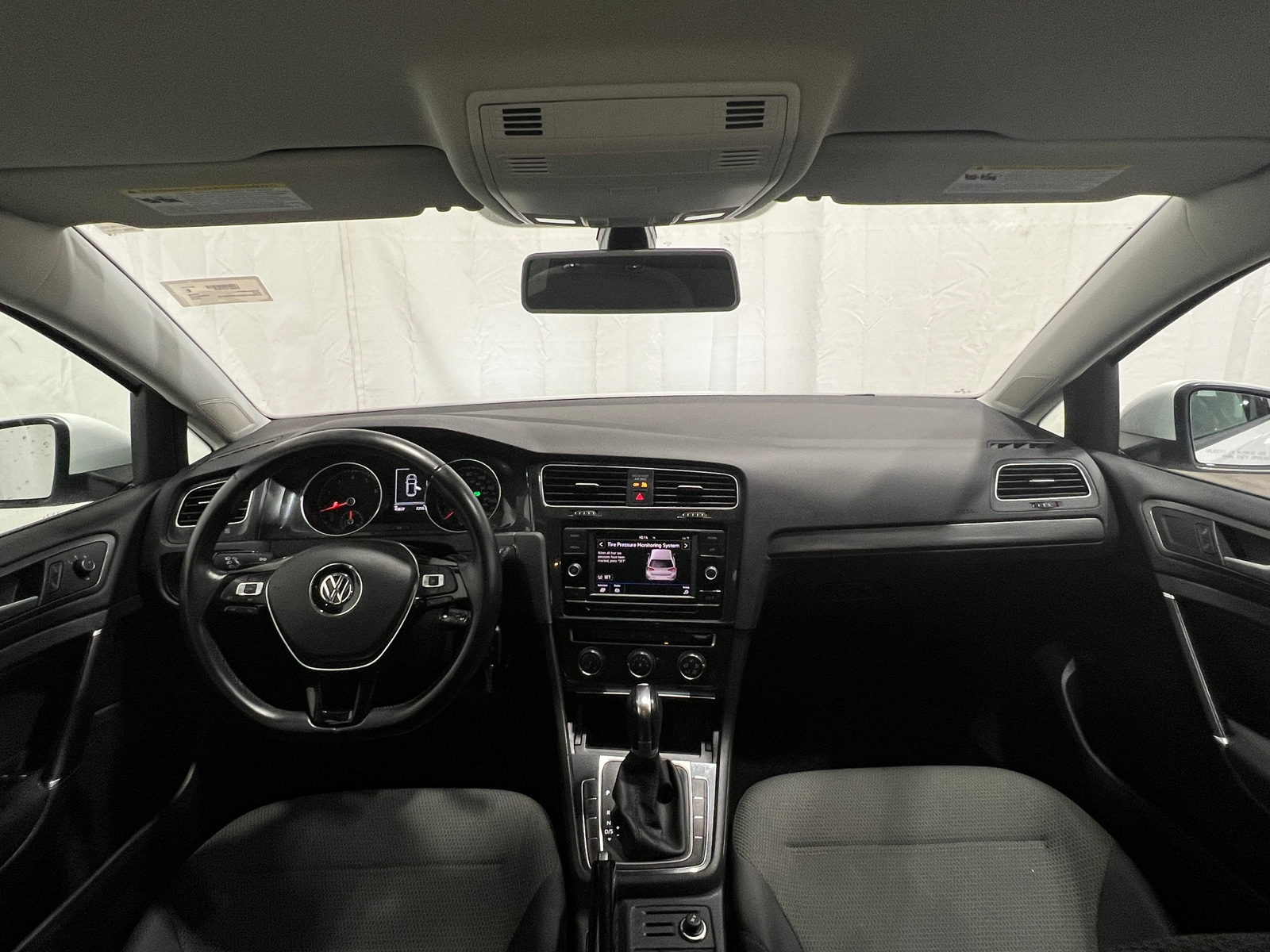 Thumbnail: 2019 Volkswagen Golf - 3