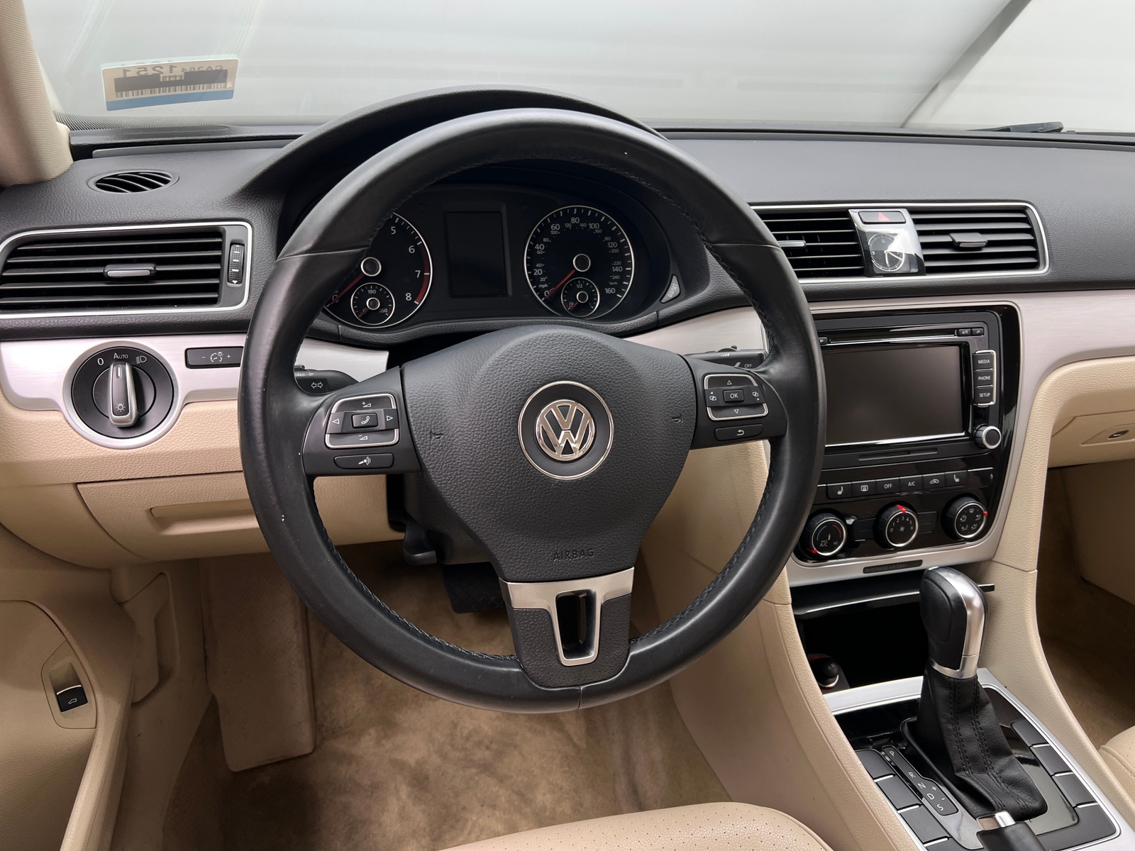 Thumbnail: 2013 Volkswagen Passat - 4