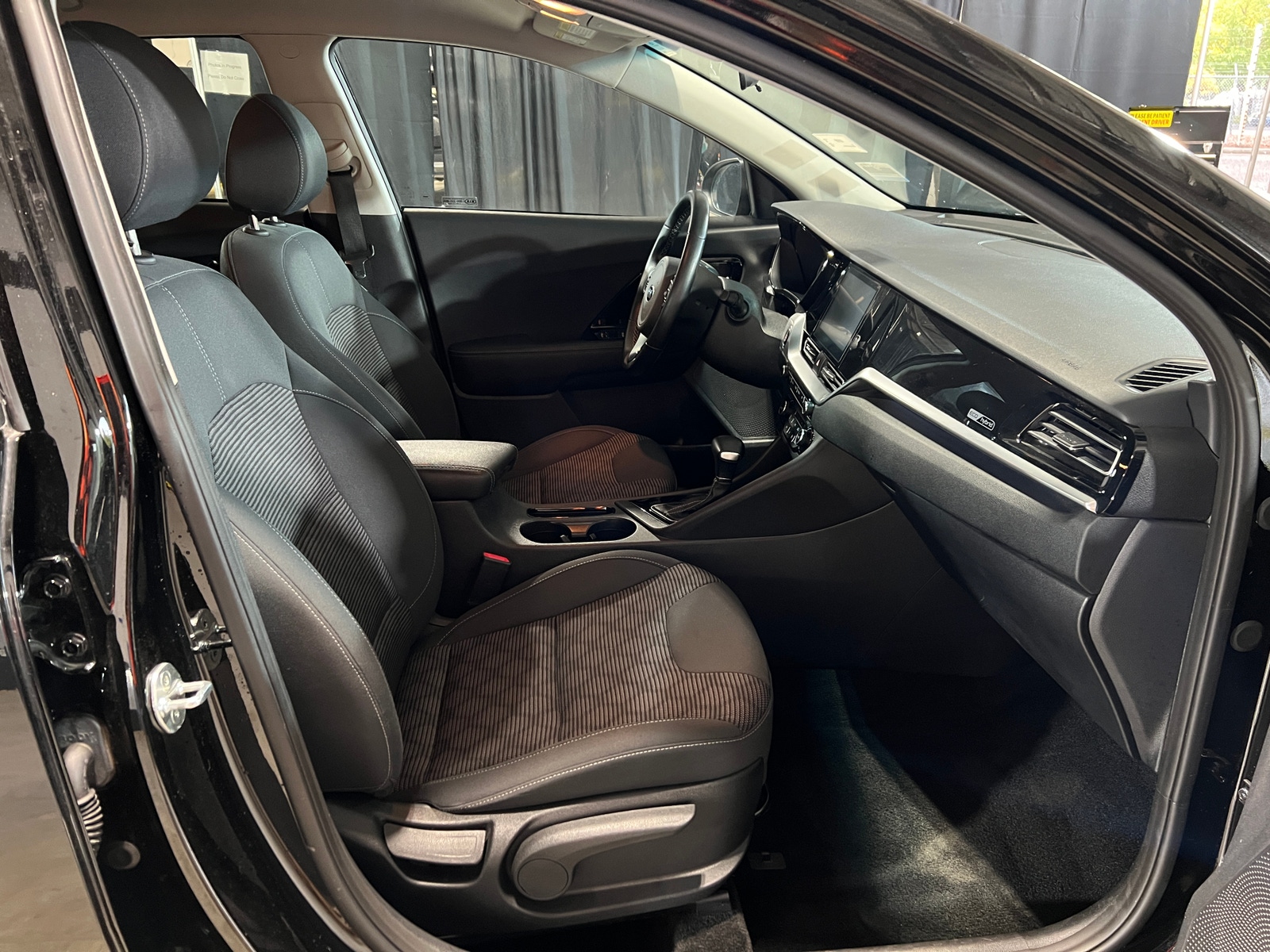 Thumbnail: 2020 Kia Niro - 2