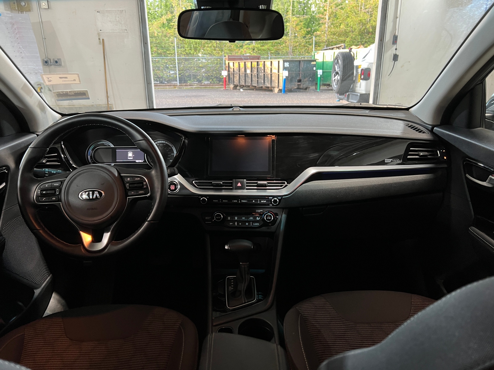 Thumbnail: 2020 Kia Niro - 3