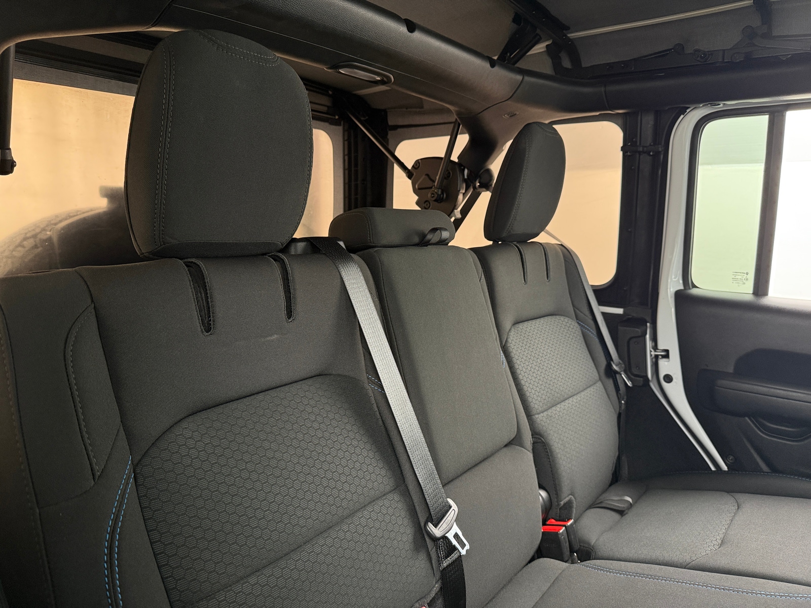 Thumbnail: 2022 Jeep Wrangler - 6
