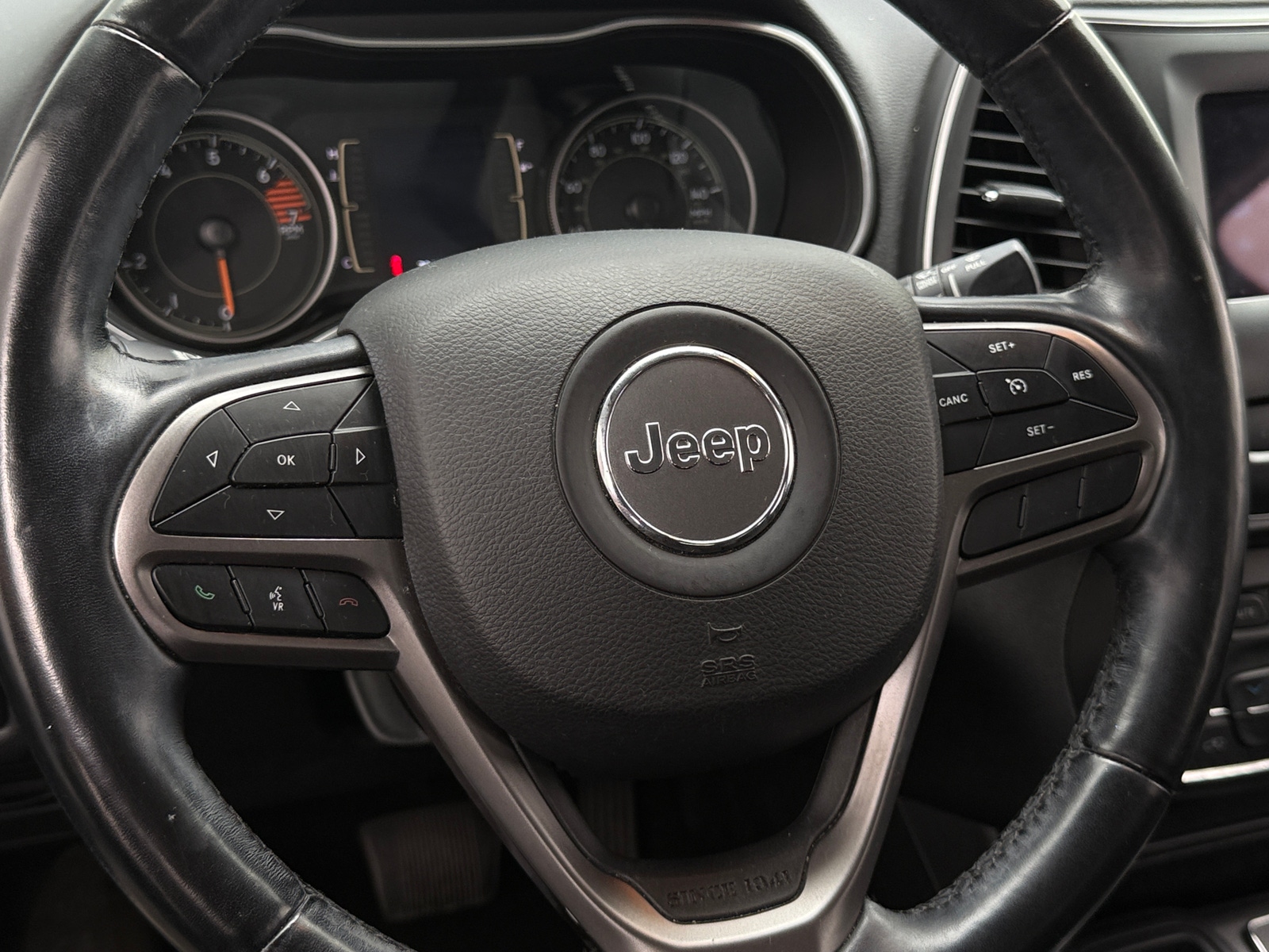 Thumbnail: 2020 Jeep Cherokee - 5