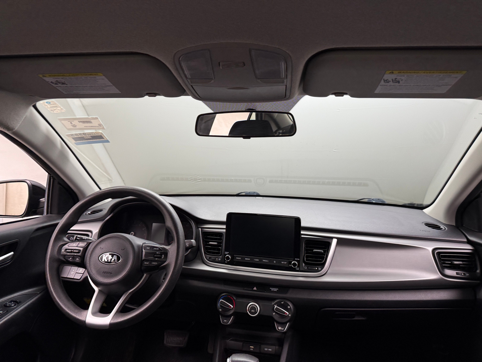 Thumbnail: 2021 Kia Rio - 3