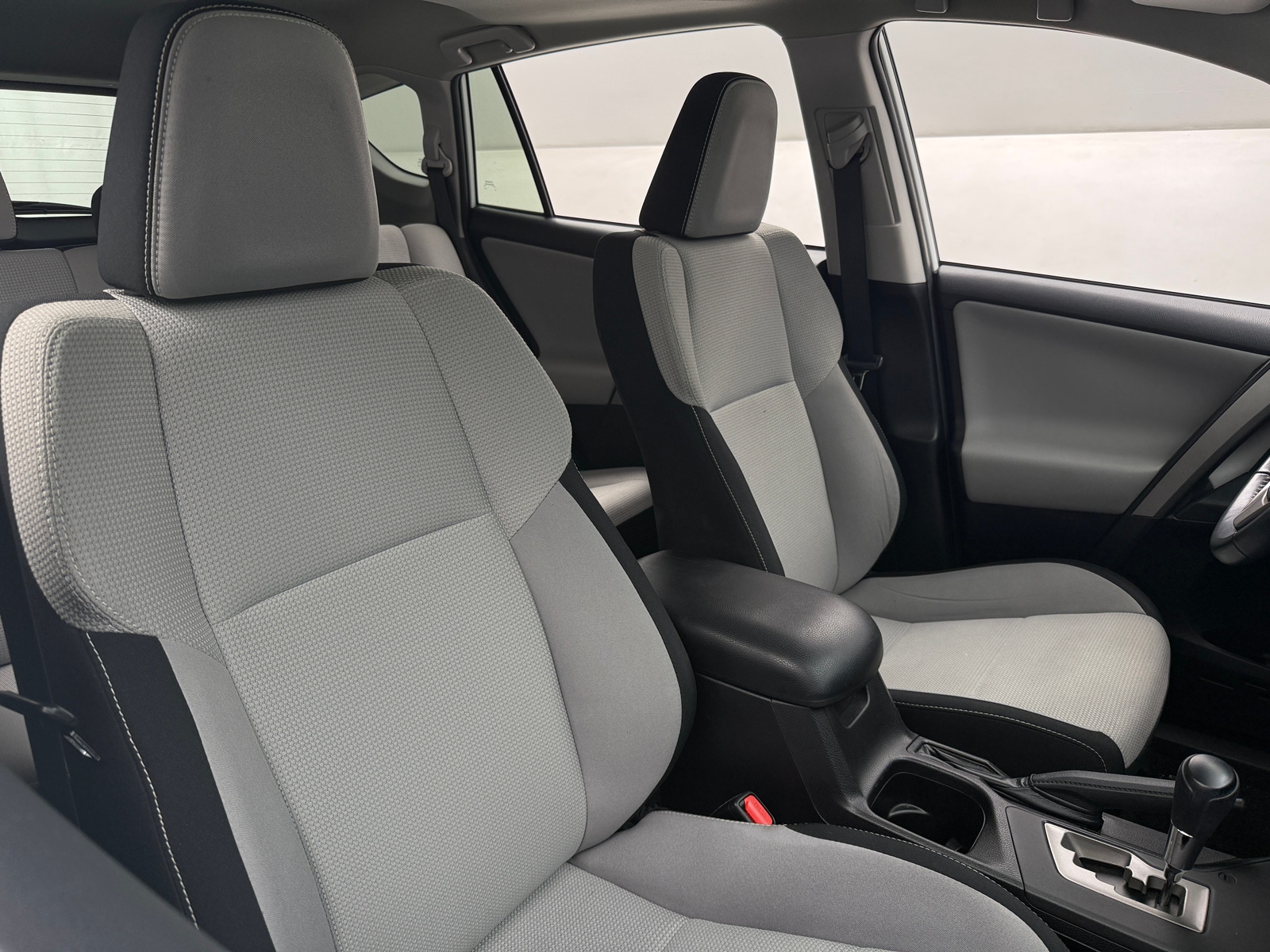 Thumbnail: 2016 Toyota RAV4 - 2
