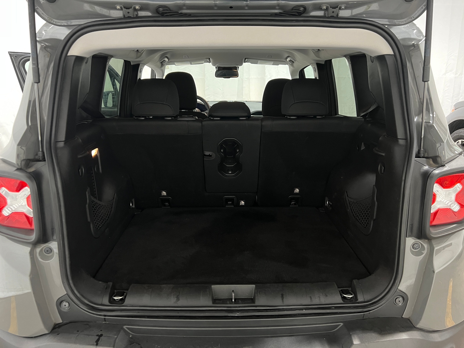 Thumbnail: 2019 Jeep Renegade - 7