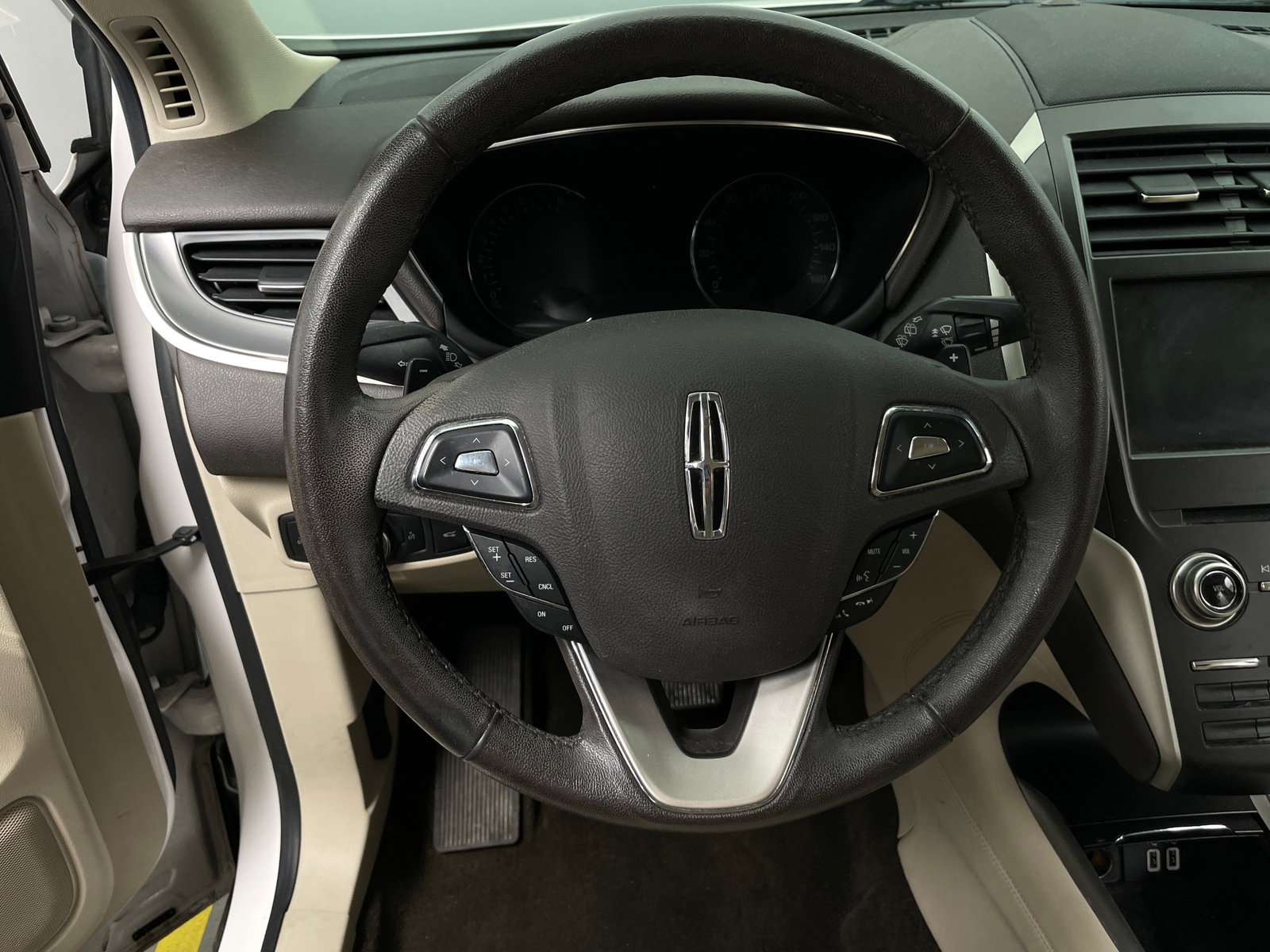 Thumbnail: 2019 Lincoln MKC - 4