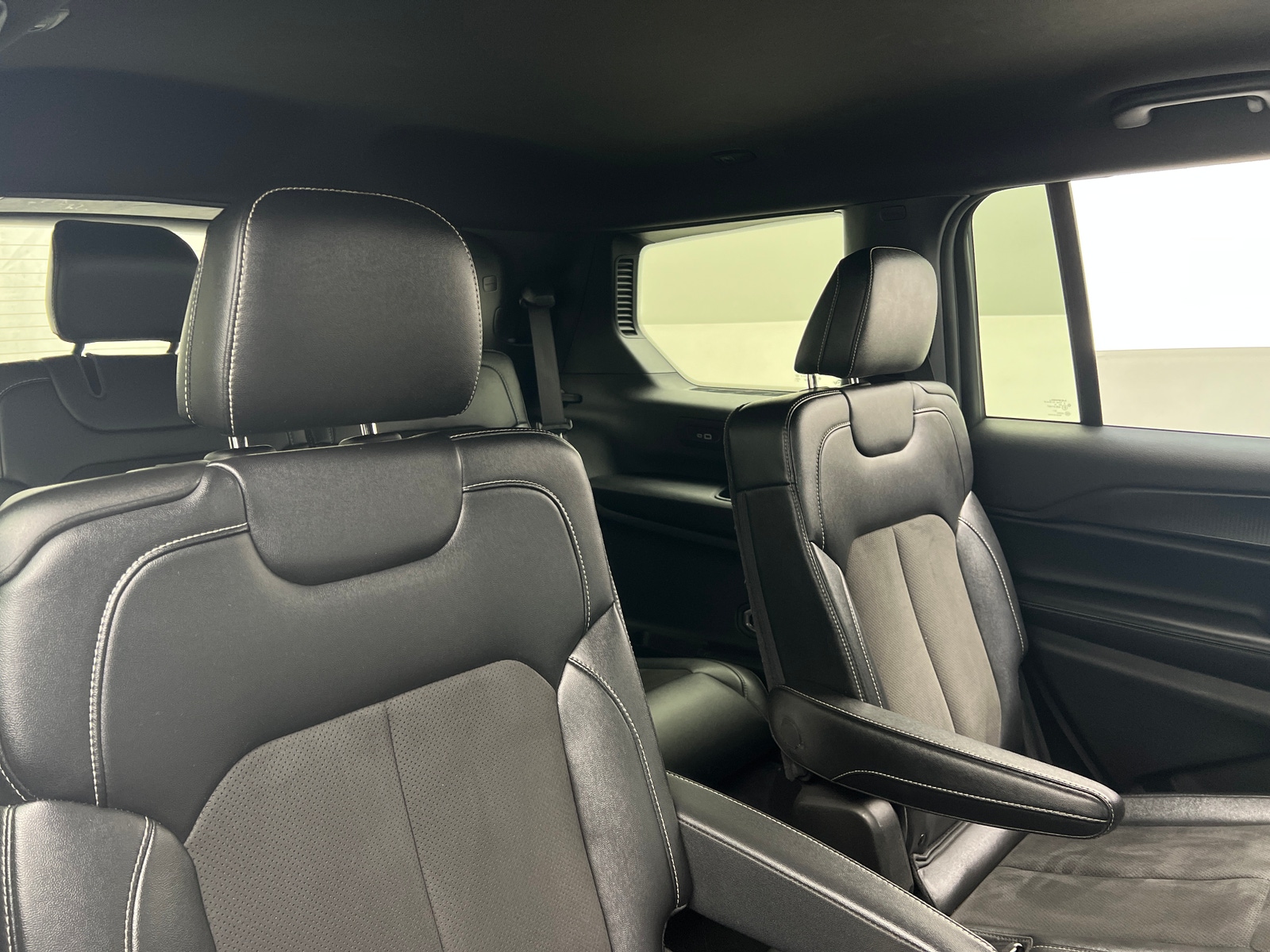 Thumbnail: 2023 Jeep Grand Cherokee L - 5