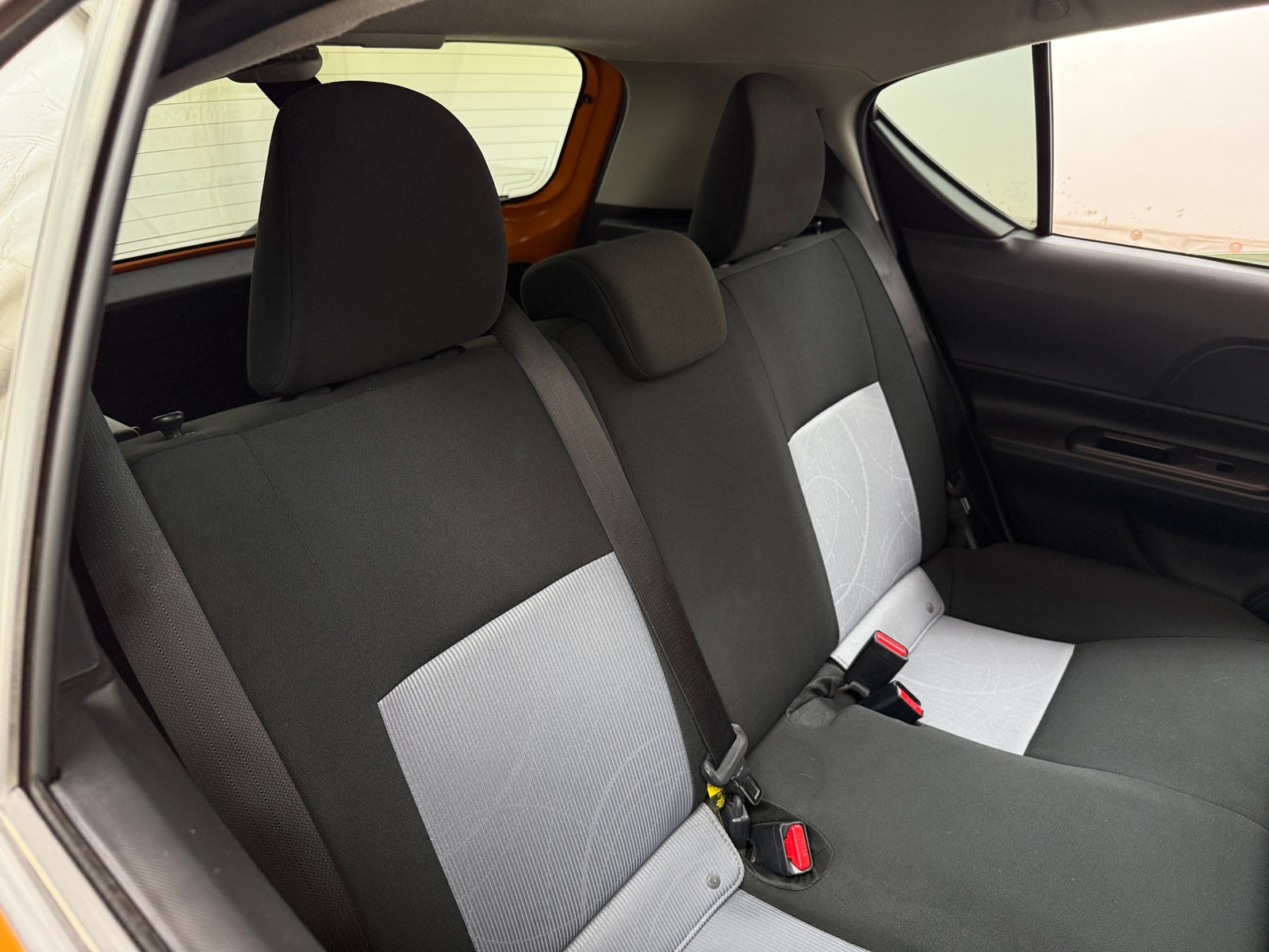 Thumbnail: 2018 Toyota Prius c - 6