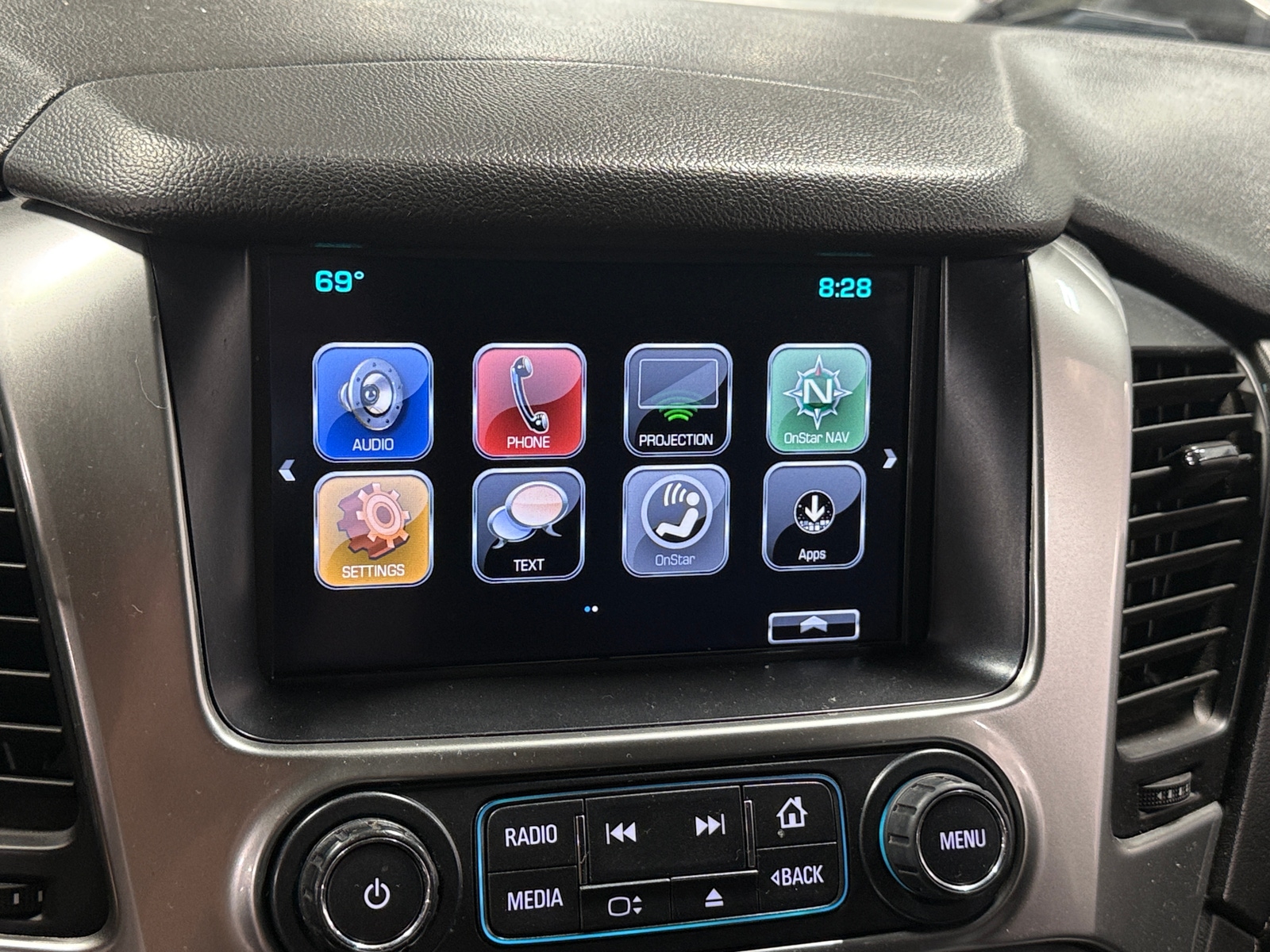 Thumbnail: 2017 Chevrolet Tahoe - 4