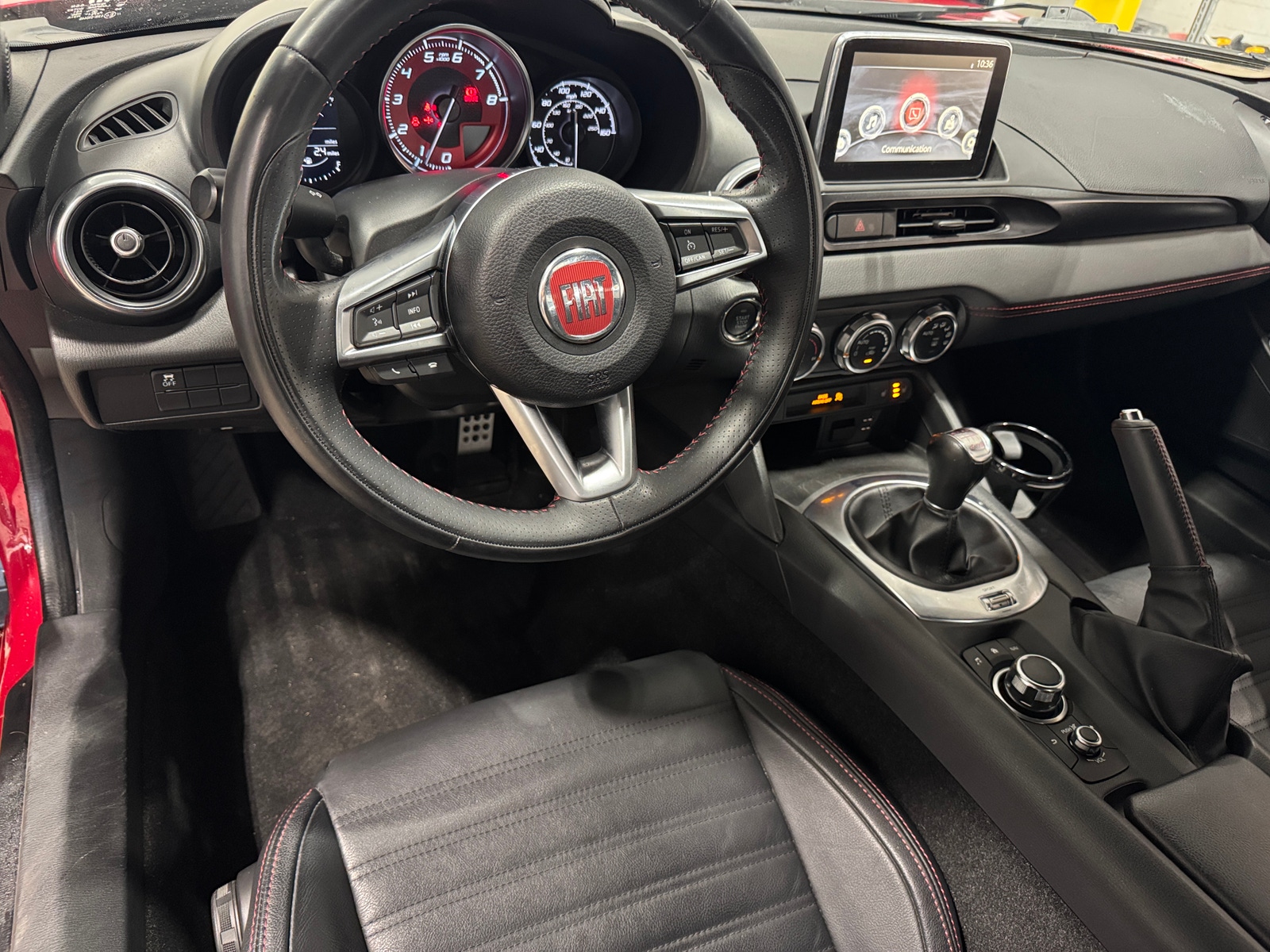 Thumbnail: 2018 Fiat 124 Spider - 2