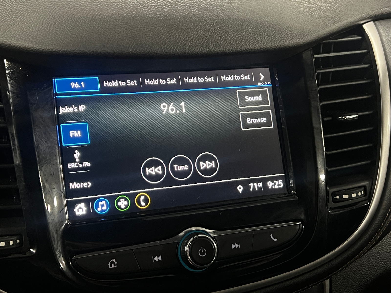 Thumbnail: 2018 Chevrolet Trax - 4