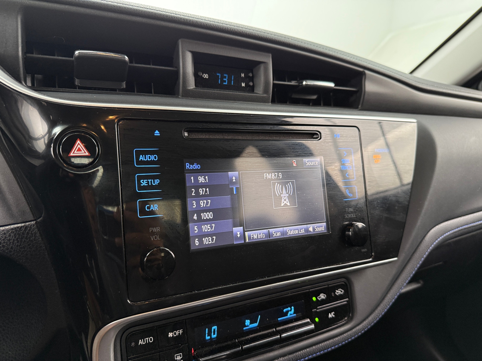 Thumbnail: 2019 Toyota Corolla - 3