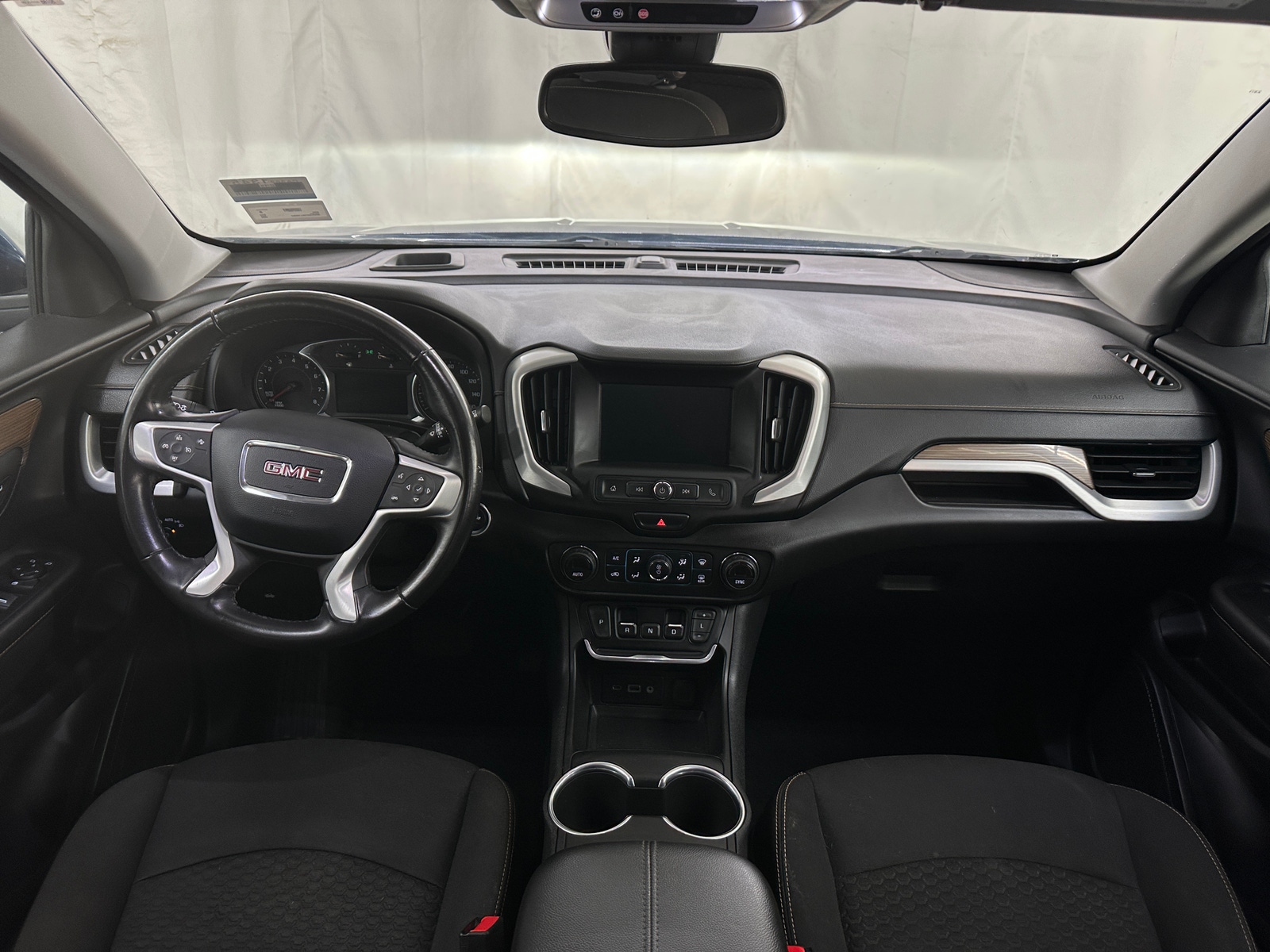 Thumbnail: 2020 GMC Terrain - 3