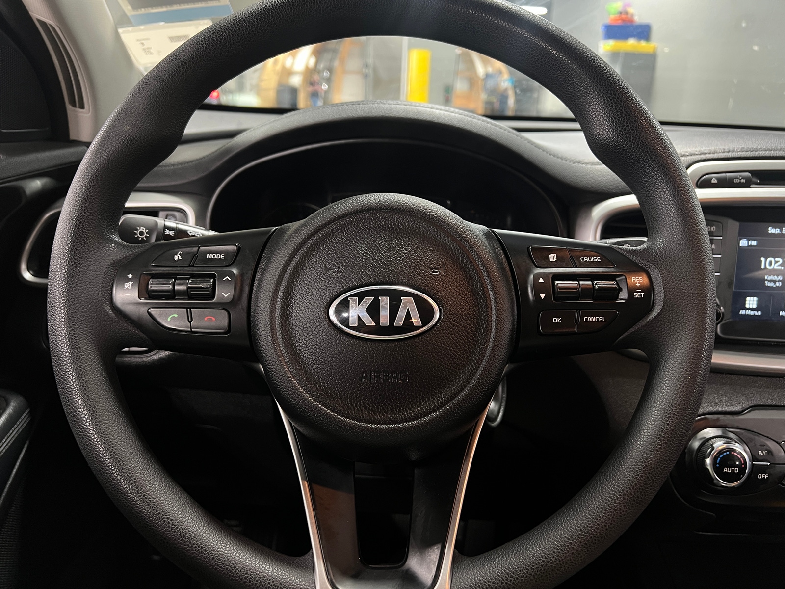 Thumbnail: 2018 Kia Sorento - 5