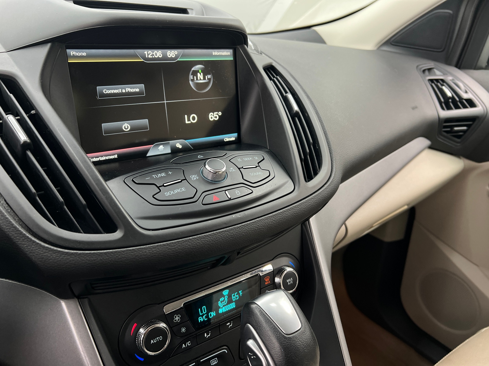 Thumbnail: 2014 Ford Escape - 3
