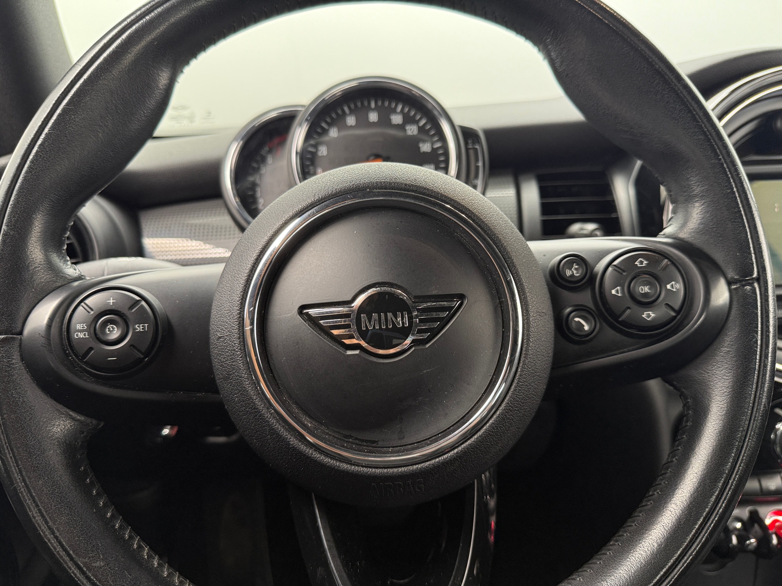 Thumbnail: 2019 MINI Cooper Convertible - 4