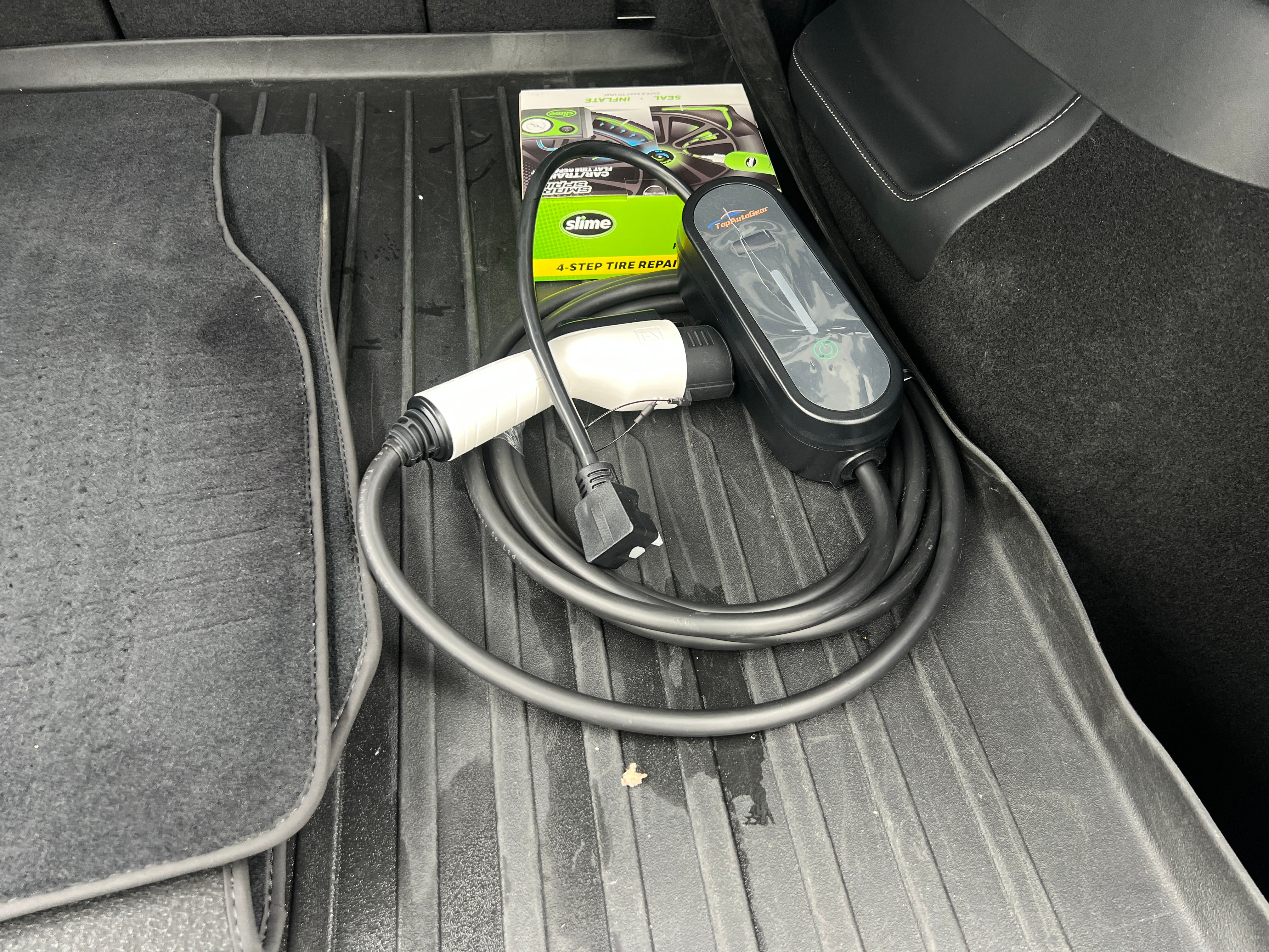 Used 2022 Tesla Model Y Long Range with VIN 7SAYGAEE4NF489863 for sale in Oak Creek, WI