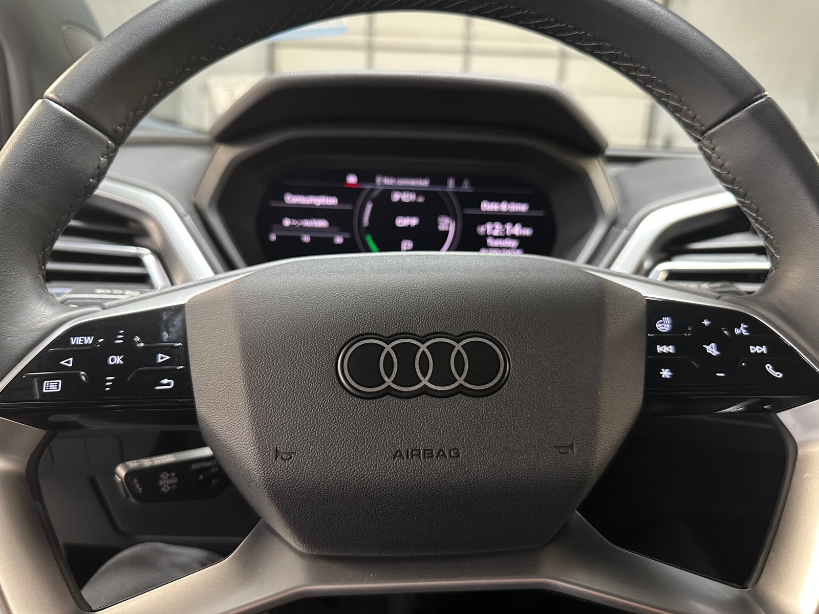 Thumbnail: 2023 Audi Q4 e-tron - 4