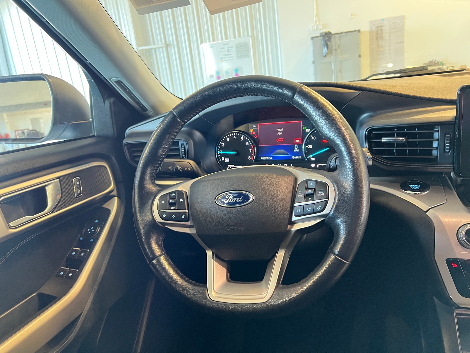 Thumbnail: 2022 Ford Explorer - 5