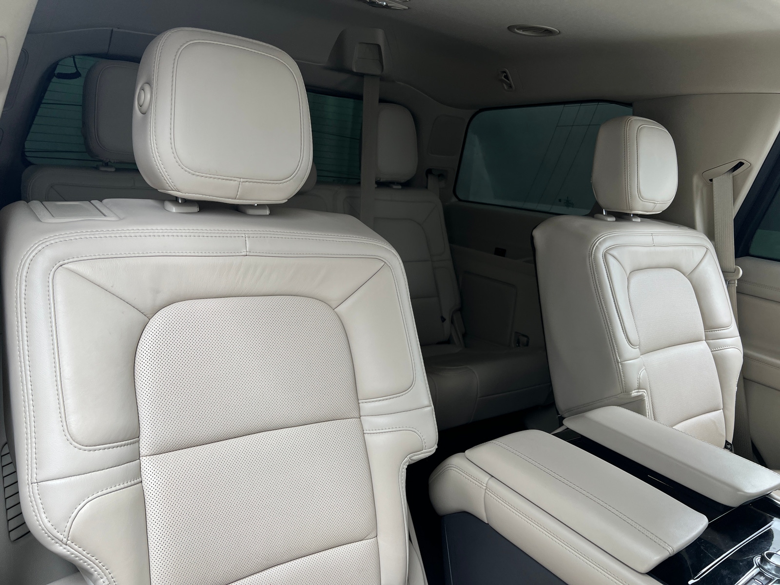 Thumbnail: 2020 Lincoln Navigator - 5