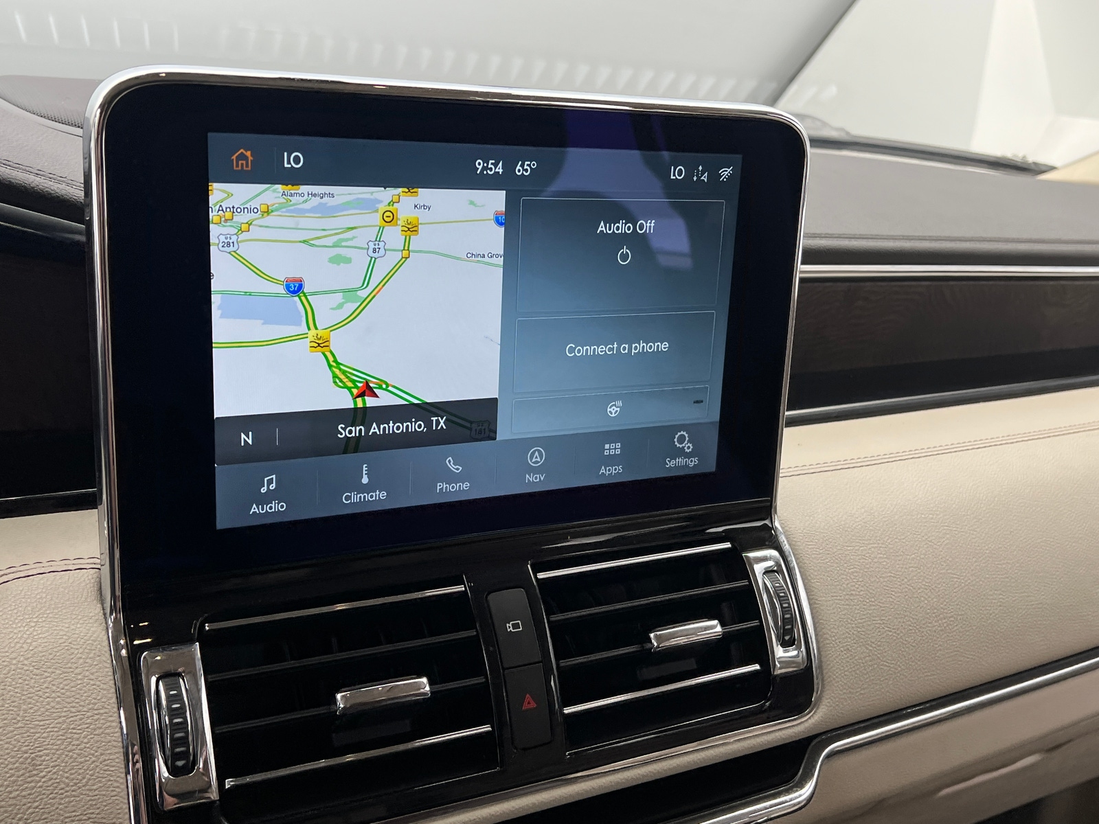 Thumbnail: 2020 Lincoln Navigator - 3