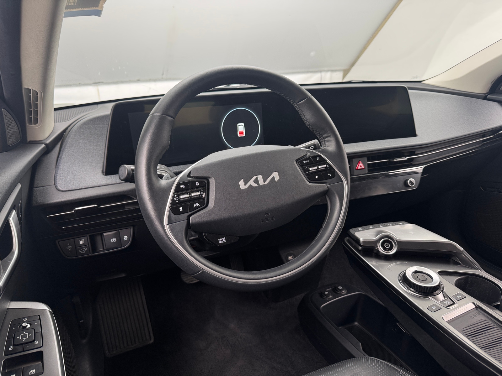 Thumbnail: 2022 Kia EV6 - 4