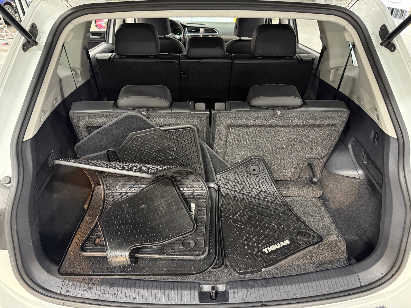 Thumbnail: 2019 Volkswagen Tiguan - 6