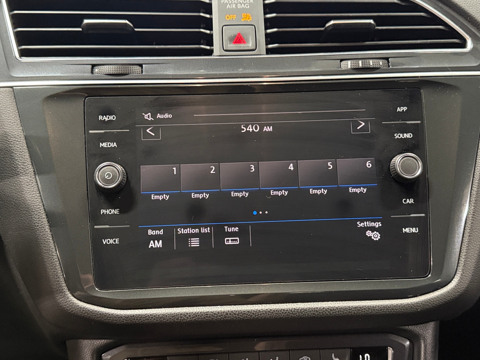 Thumbnail: 2019 Volkswagen Tiguan - 3