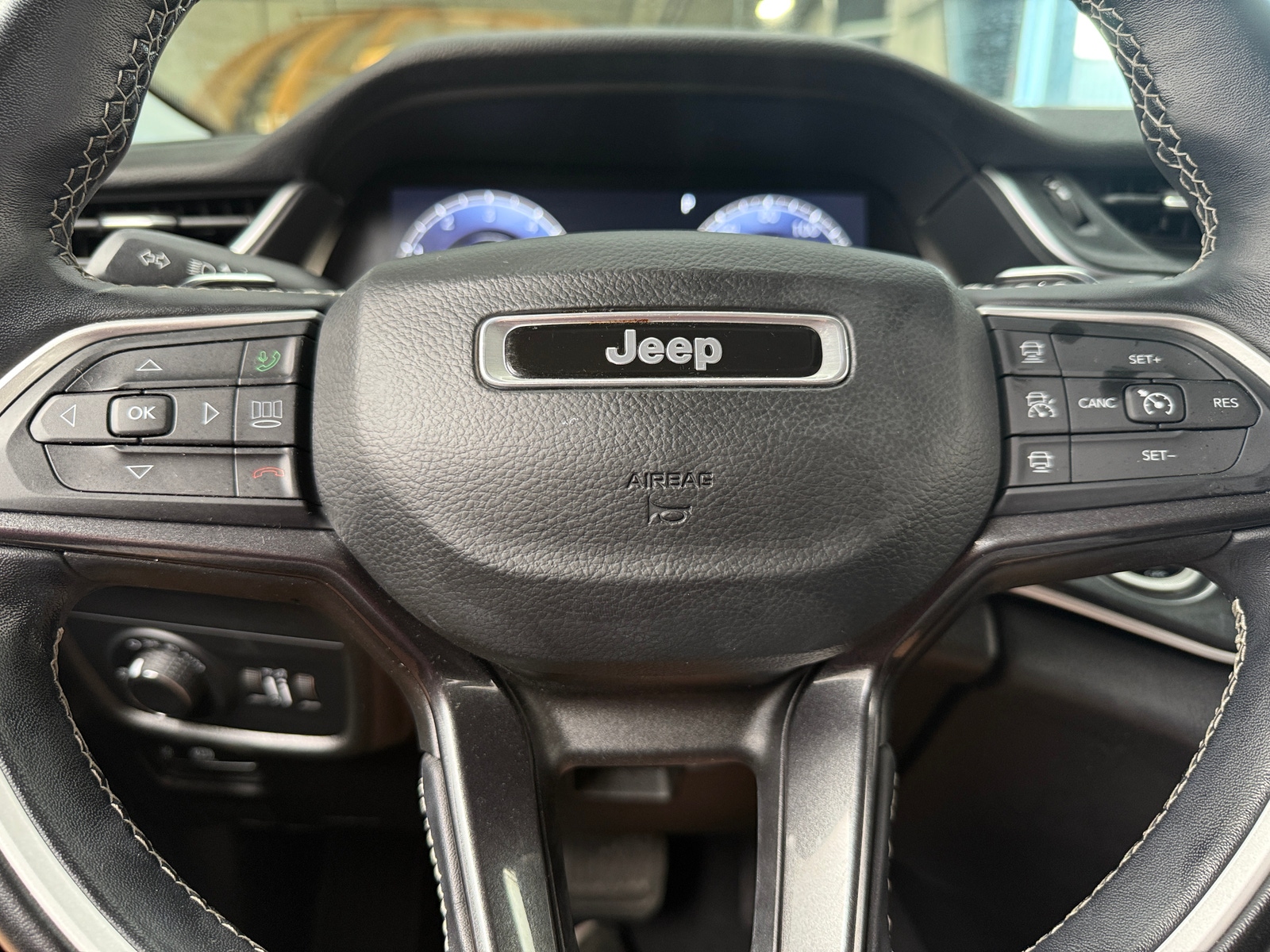 Thumbnail: 2022 Jeep Grand Cherokee L - 5