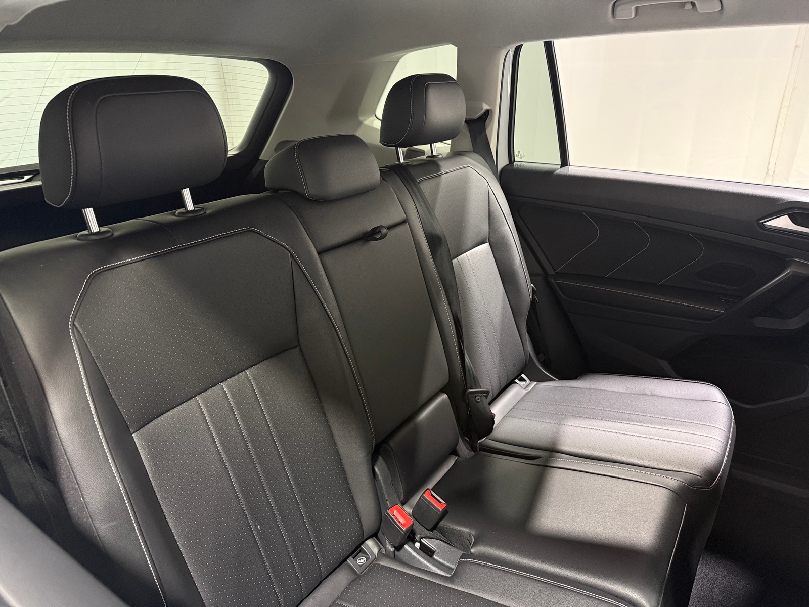 Thumbnail: 2024 Volkswagen Tiguan - 5