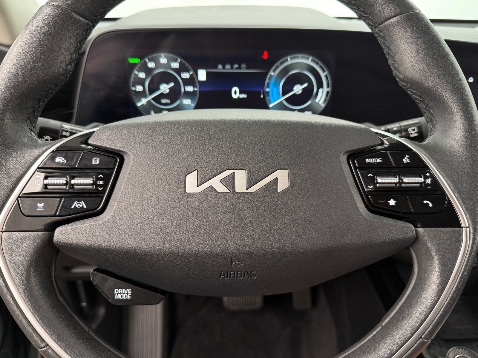 Thumbnail: 2024 Kia Niro - 5