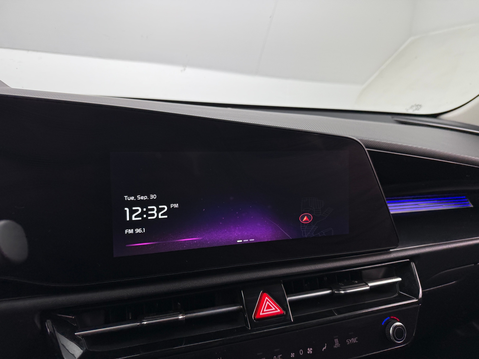 Thumbnail: 2024 Kia Niro - 4