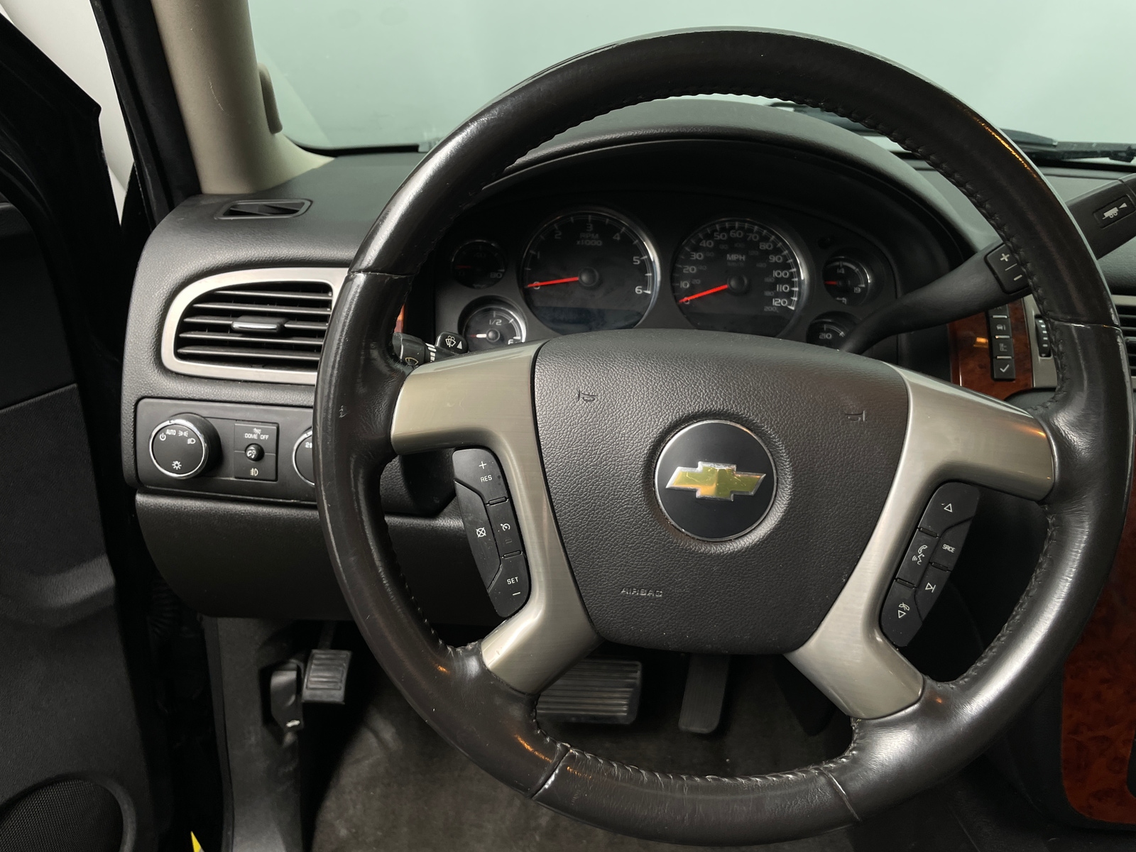 Thumbnail: 2013 Chevrolet Tahoe - 4