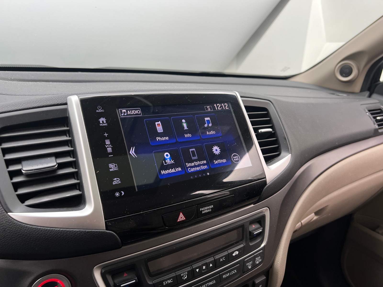 Thumbnail: 2017 Honda Pilot - 3