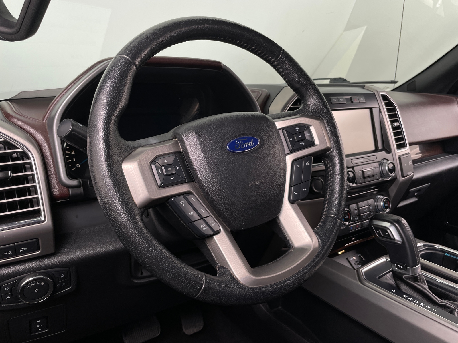 Thumbnail: 2015 Ford Econoline - 4