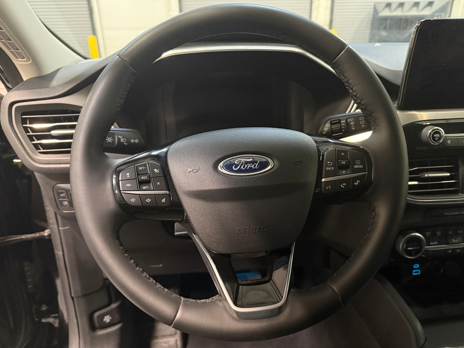 Thumbnail: 2021 Ford Escape - 4