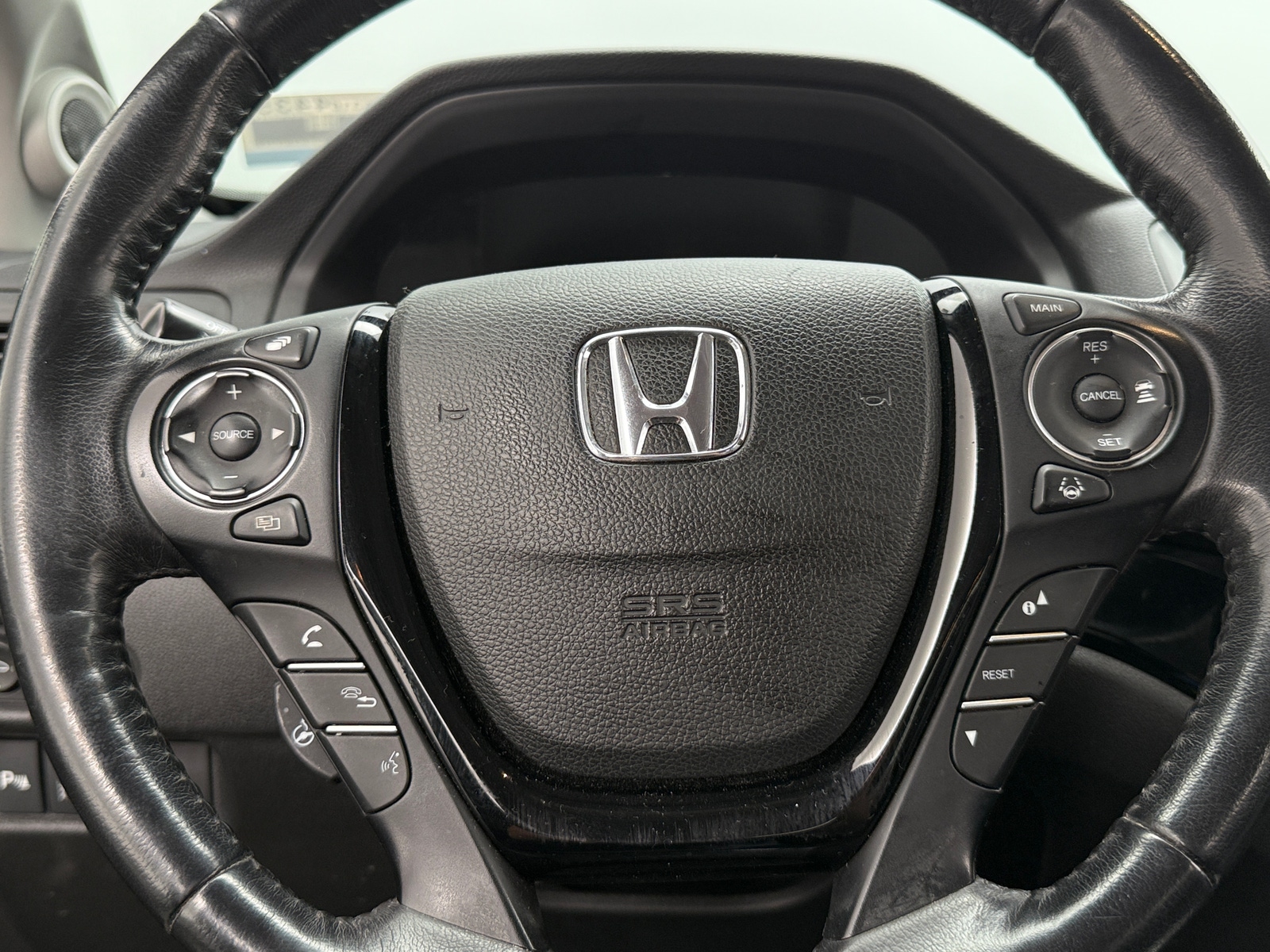 Thumbnail: 2017 Honda Pilot - 4