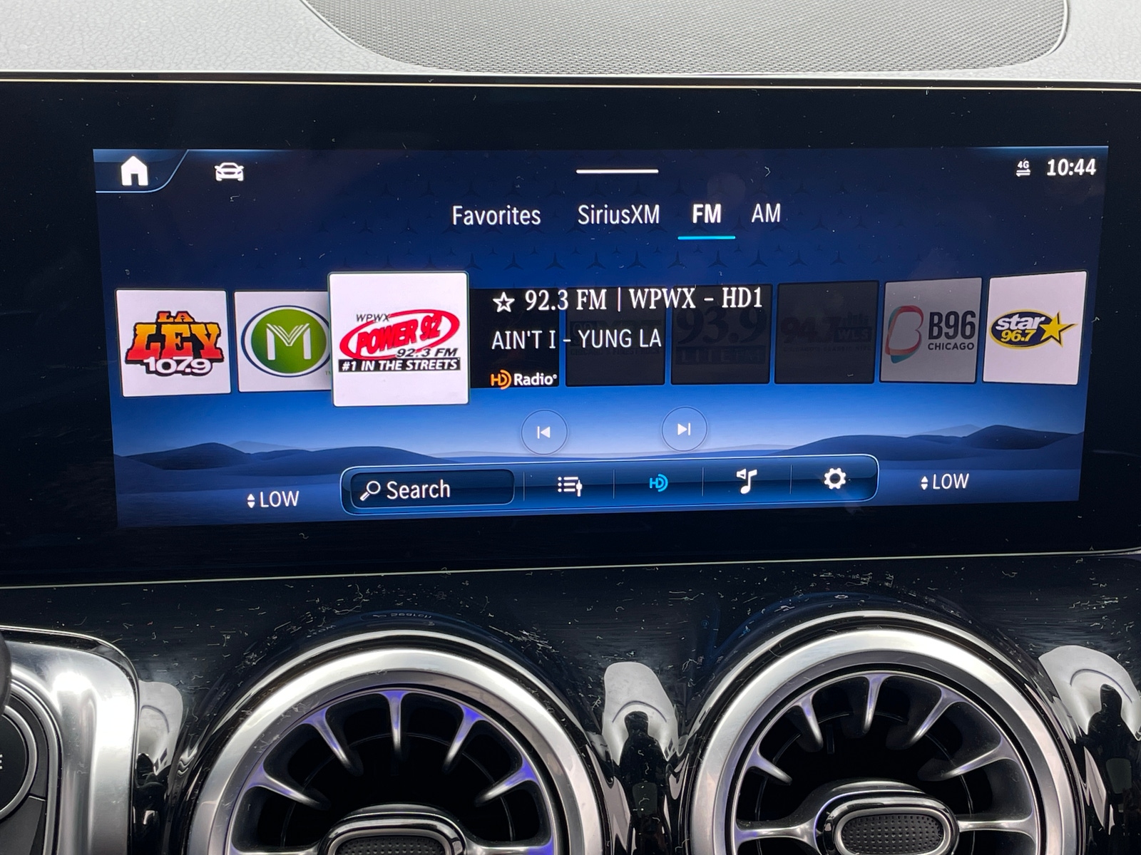 Thumbnail: 2024 Mercedes-Benz GLB - 3