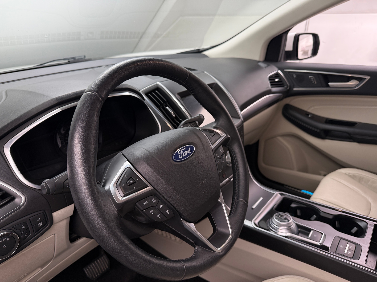 Thumbnail: 2020 Ford Edge - 4