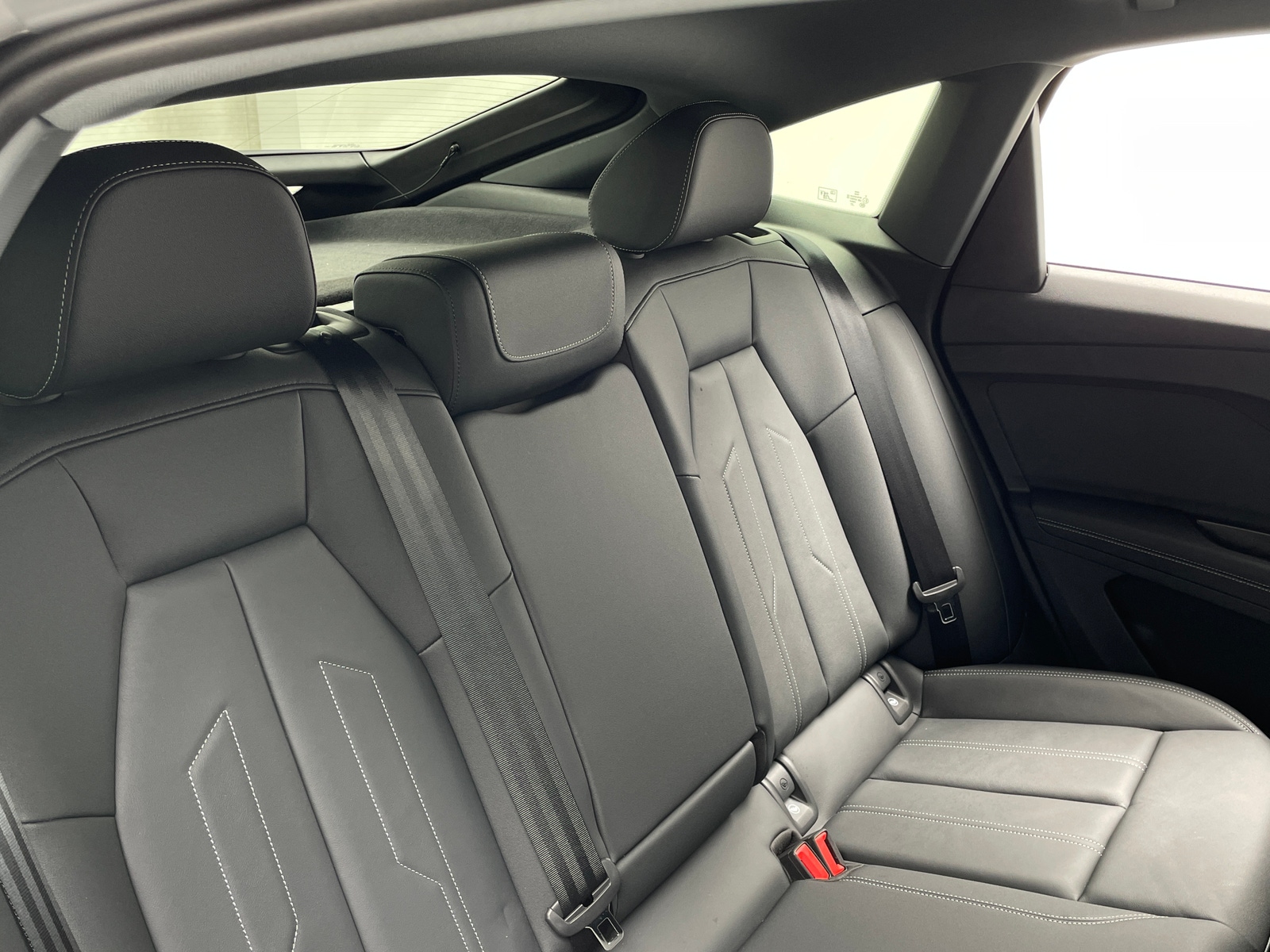 Thumbnail: 2023 Audi Q4 e-tron - 6