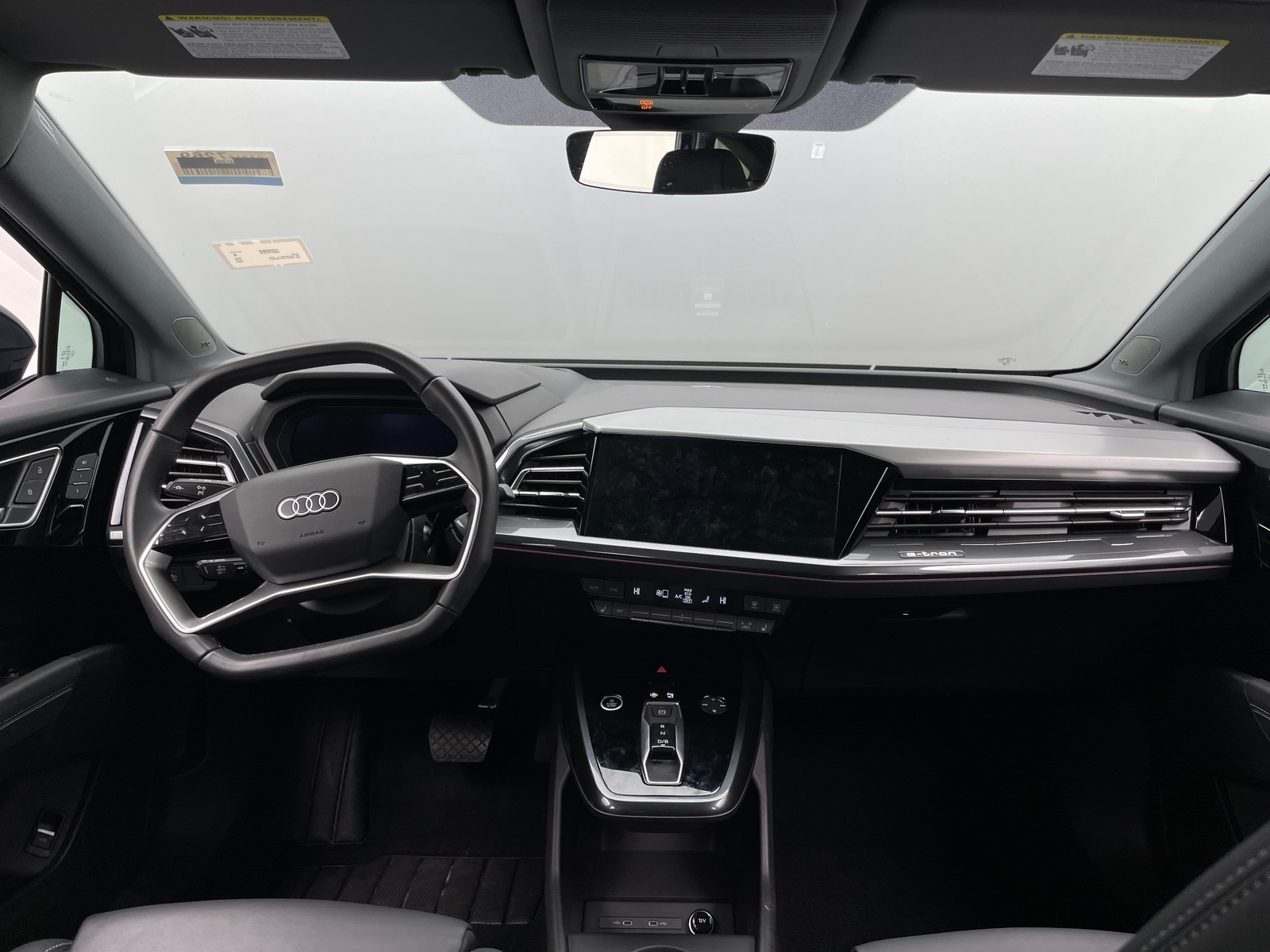 Thumbnail: 2023 Audi Q4 e-tron - 3