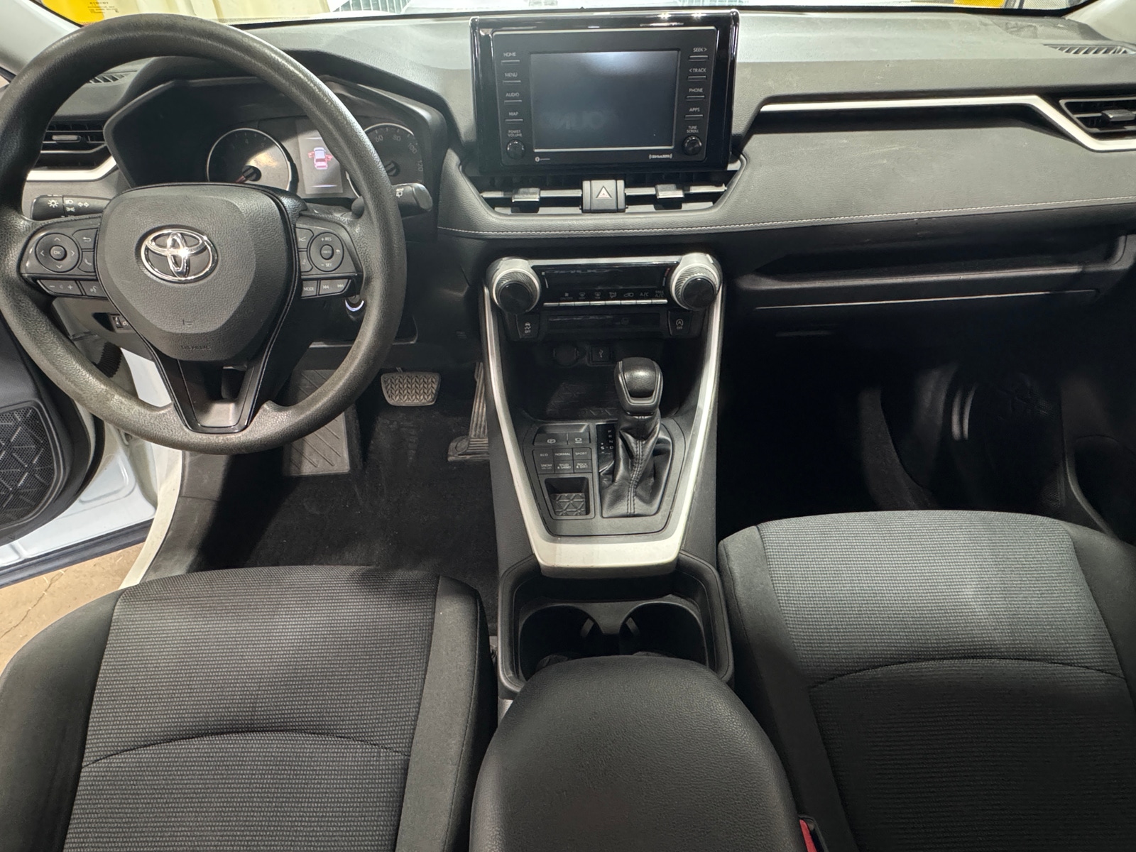 Thumbnail: 2021 Toyota RAV4 - 3