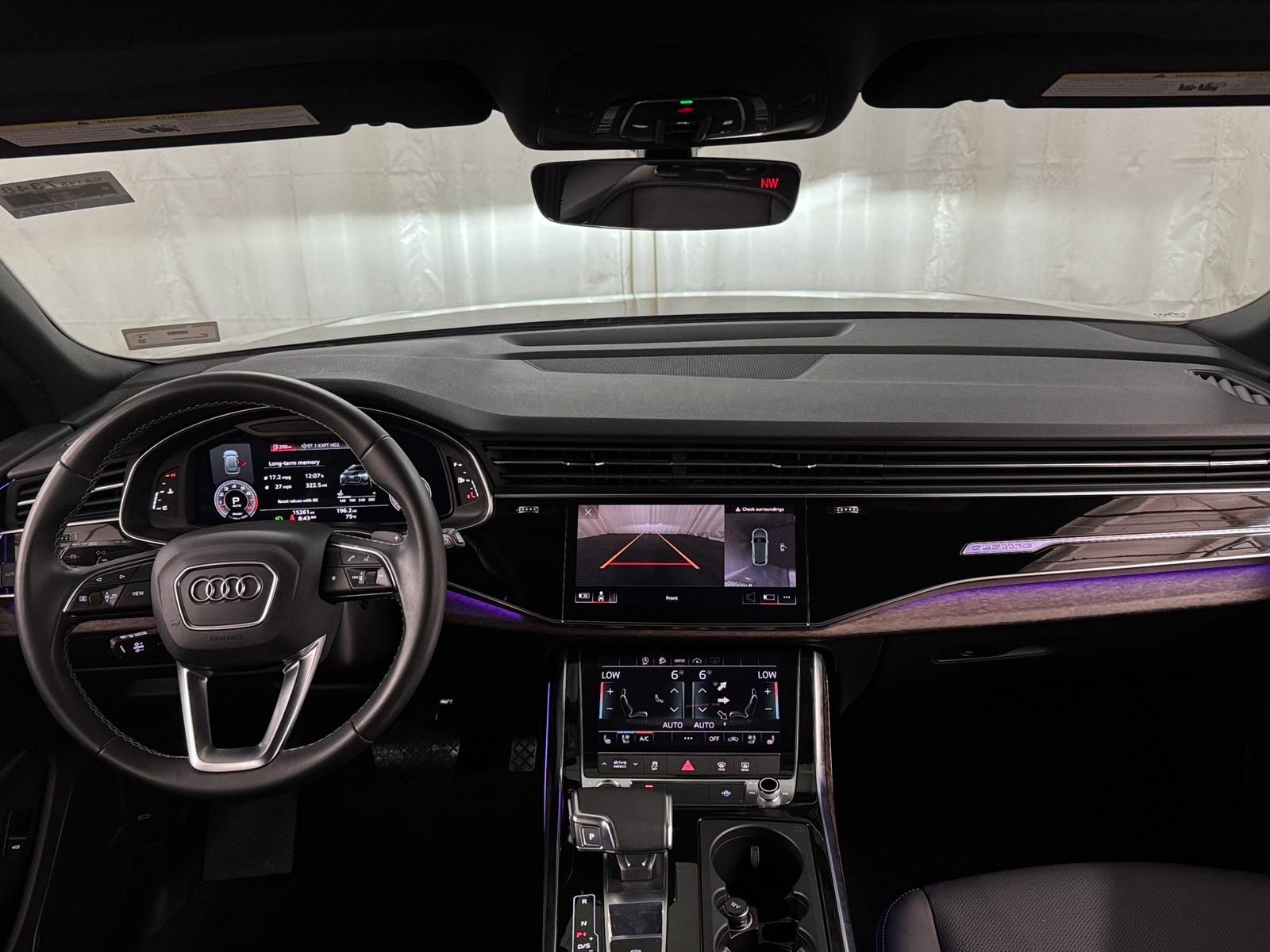 Thumbnail: 2022 Audi Q8 - 2